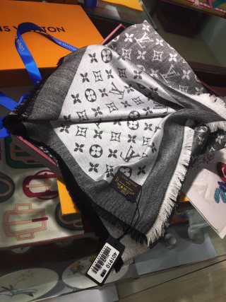 LOUIS VUITTON SCARF 140CM IN COLORFUL CASHMERE  772858