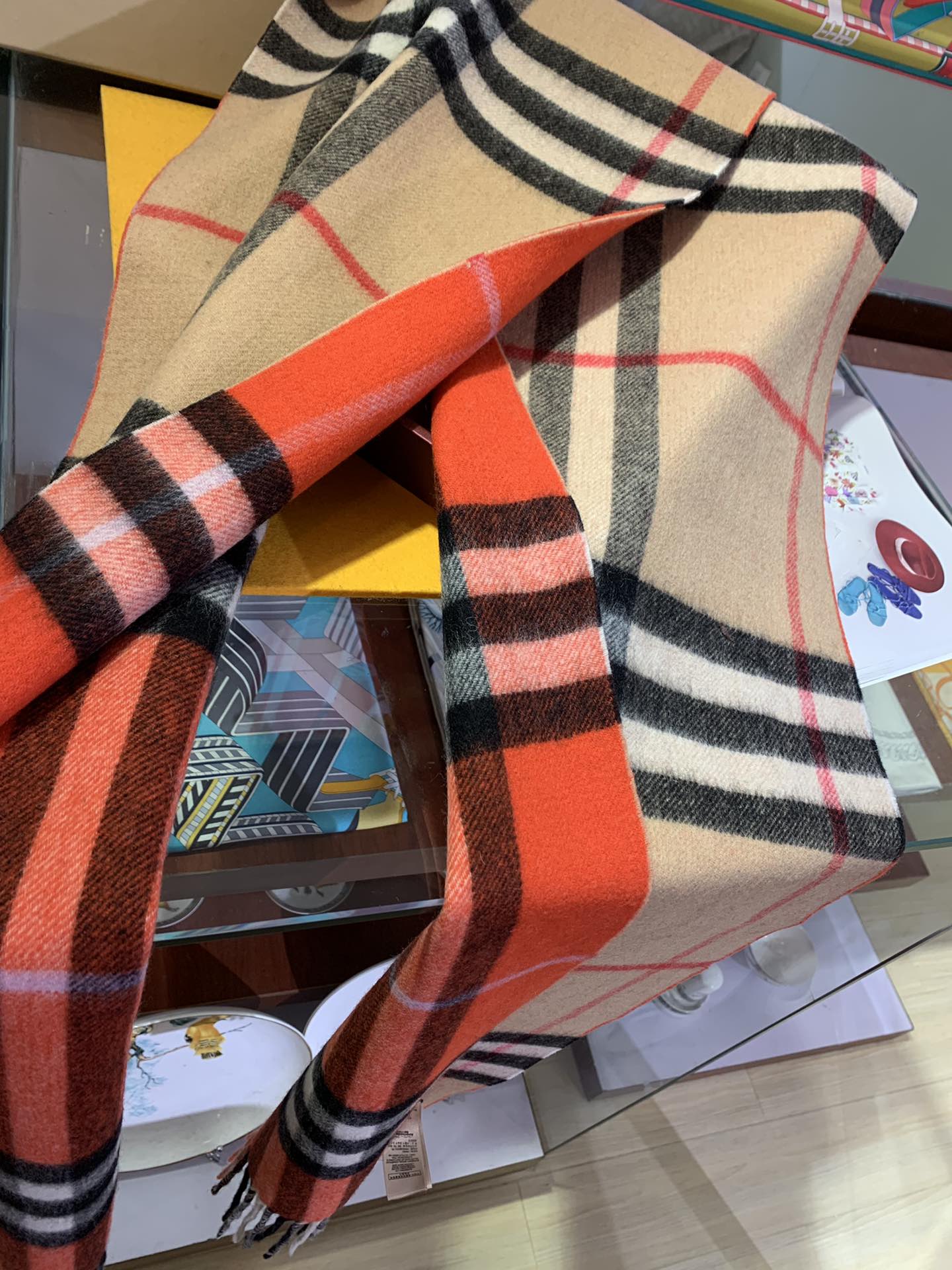 BURBERRY LONG SCARF 250 CM IN TIGER ORANGE AND BEIGE CASHMERE 410473