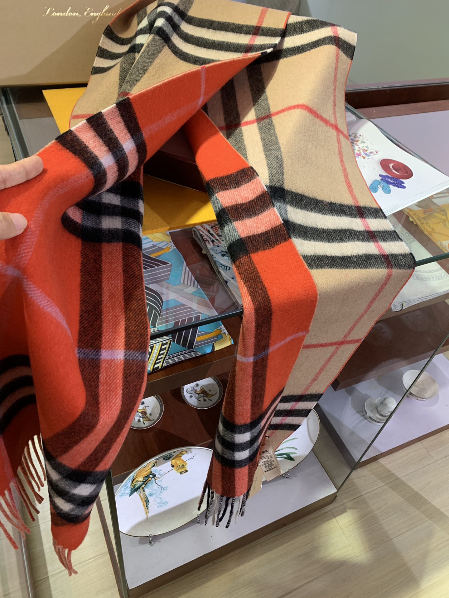 BURBERRY LONG SCARF 250 CM IN TIGER ORANGE AND BEIGE CASHMERE 410473