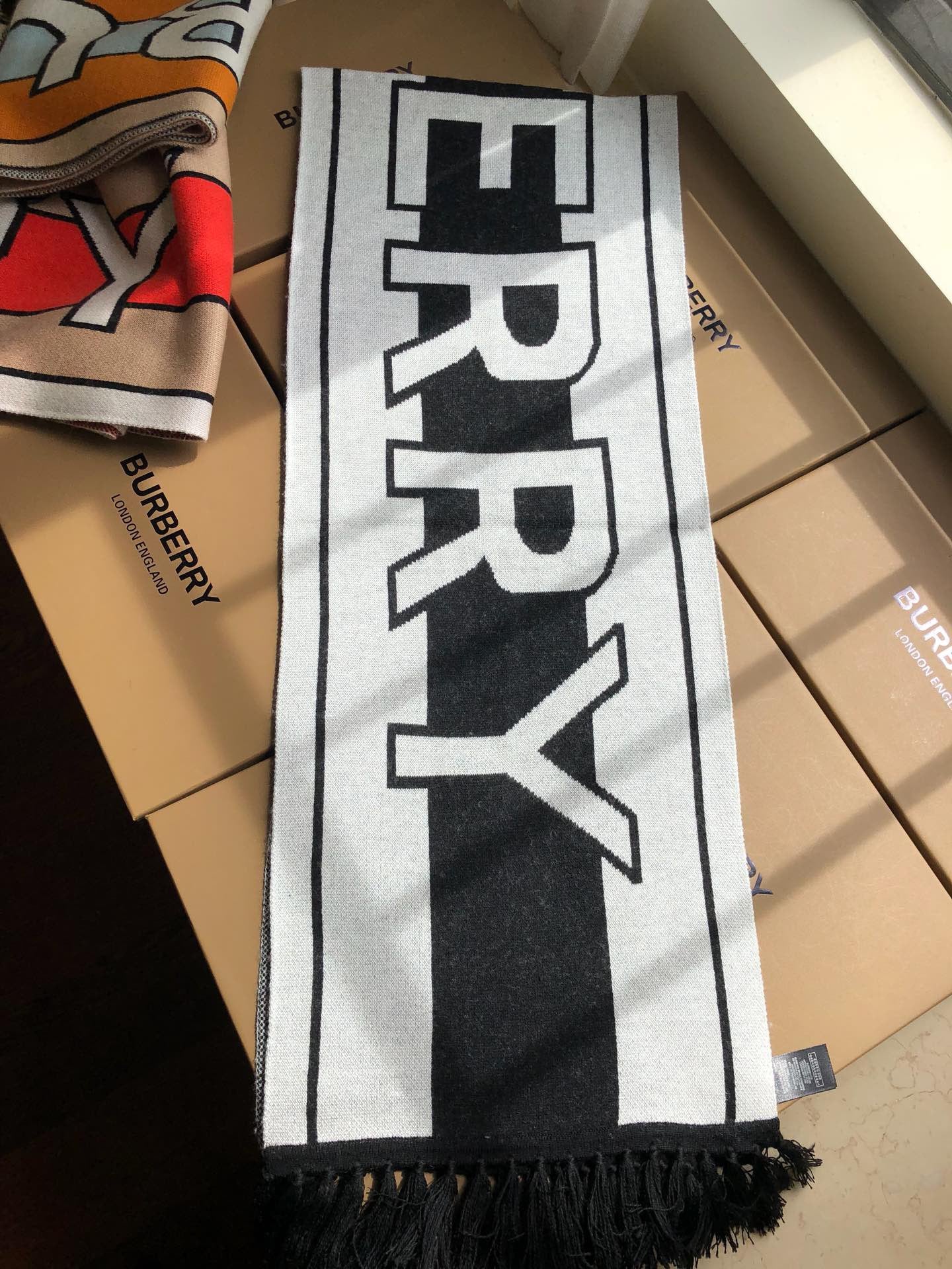 BURBERRY BBR SCARF 175 CM IN CASHMERE 484334