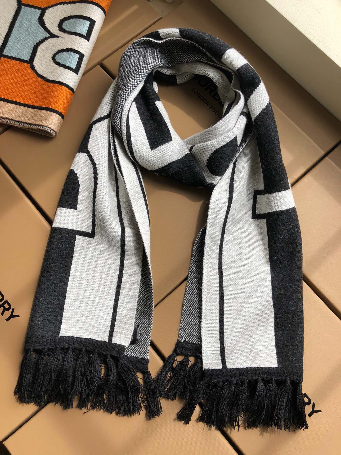BURBERRY BBR SCARF 175 CM IN CASHMERE 484334