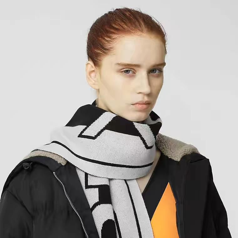 BURBERRY BBR SCARF 175 CM IN CASHMERE 484334