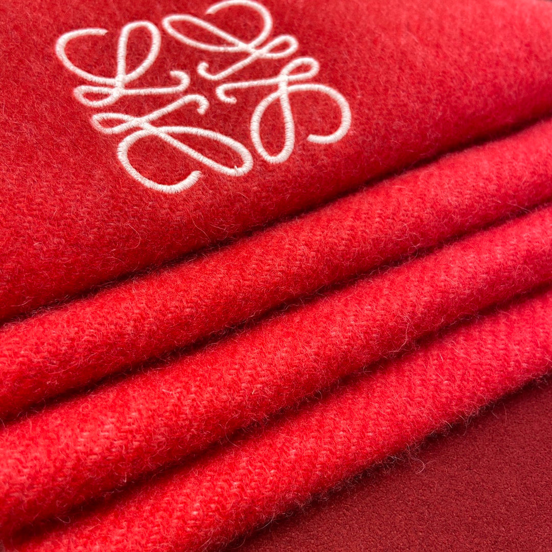 LOEWE SCARF 180 CM IN CHERRY RED WOOL 409999
