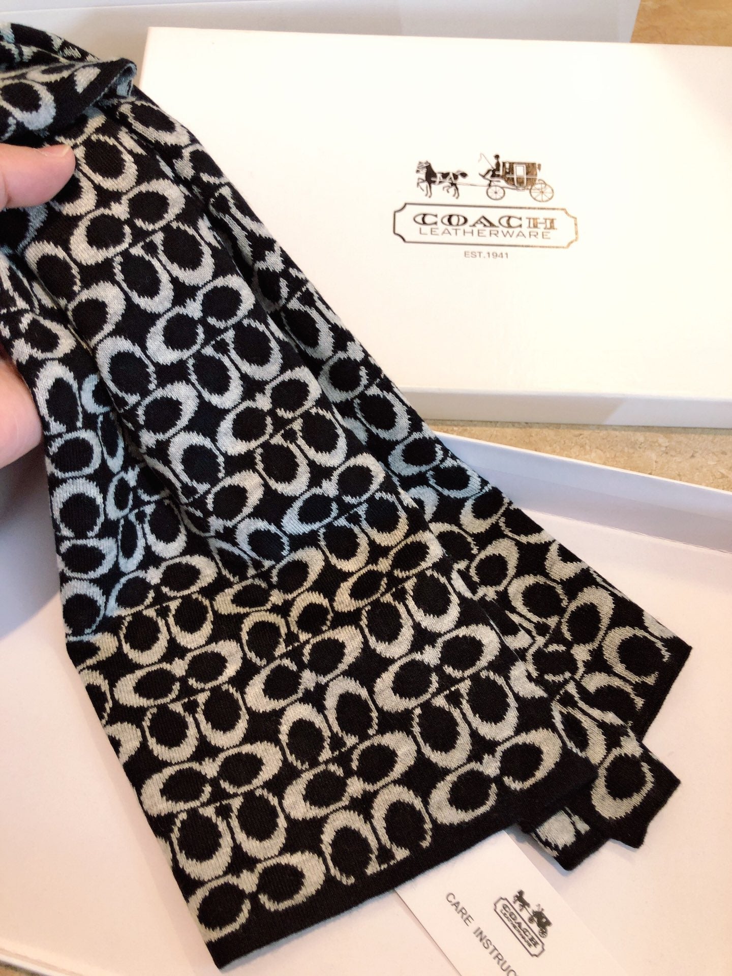 COACH KNIT CASHMERE SCARF BLACK MIX WHITE 619589