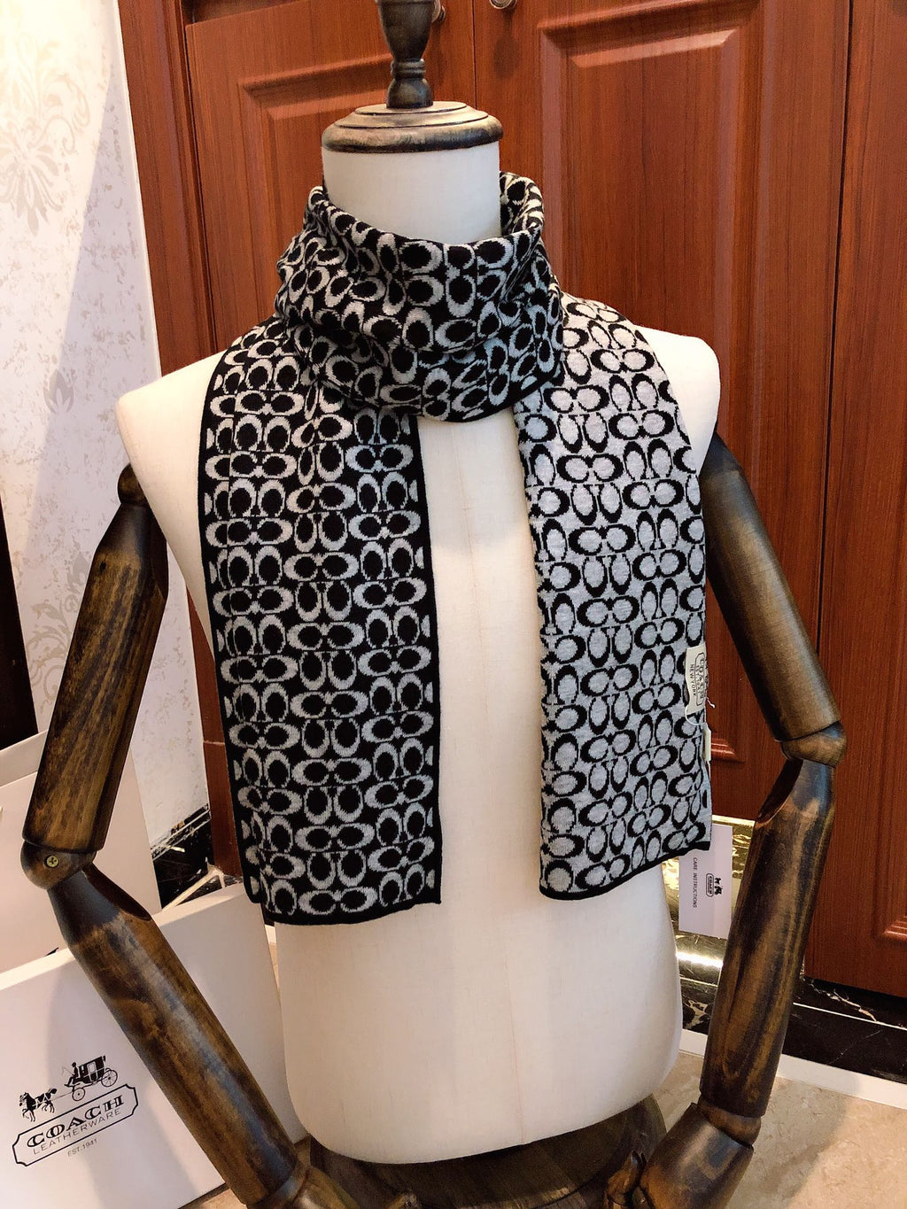 COACH KNIT CASHMERE SCARF BLACK MIX WHITE 619589