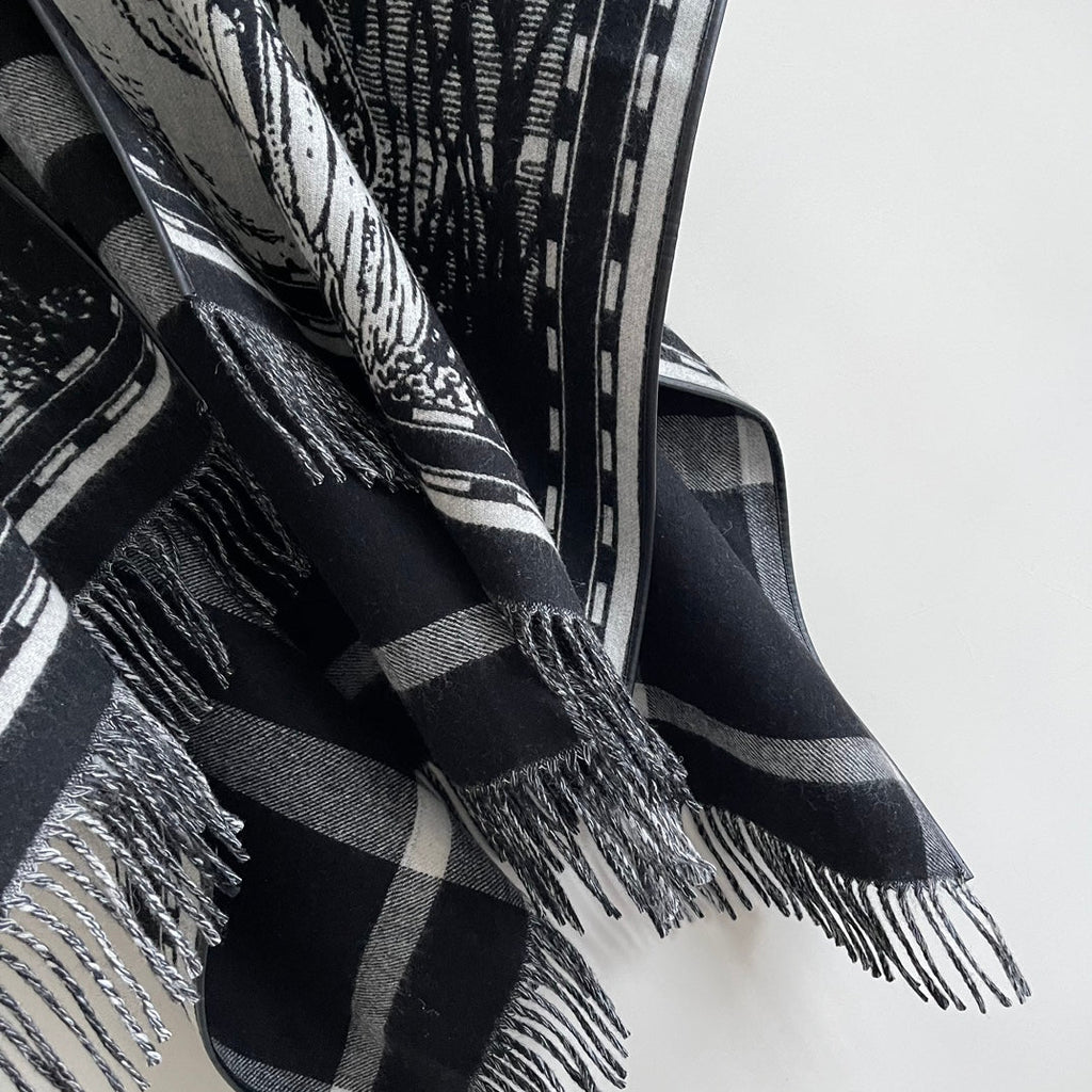 BURBERRY SWAN CAPE IN BLACK MIX WHITE CASHMERE 402246
