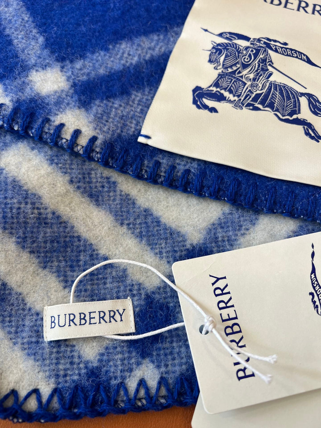 BURBERRY CHECK WOOL 182 CM SCARF COBALT BLUE 405043
