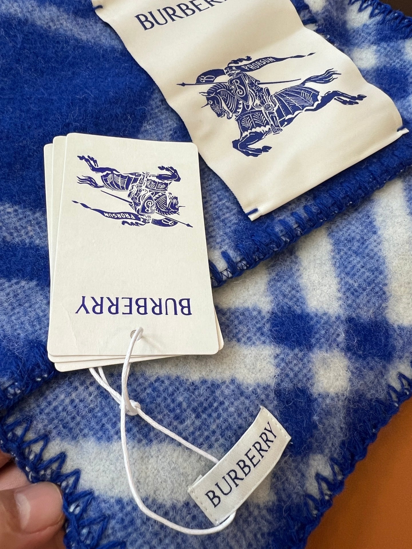 BURBERRY CHECK WOOL 182 CM SCARF COBALT BLUE 405043