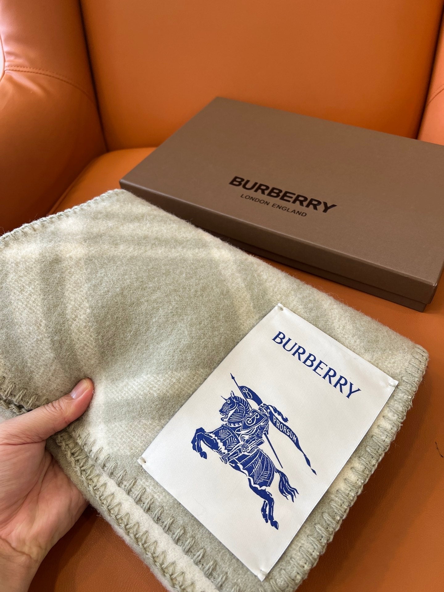 BURBERRY CHECK WOOL 182 CM SCARF PASTEL GRAY 405047