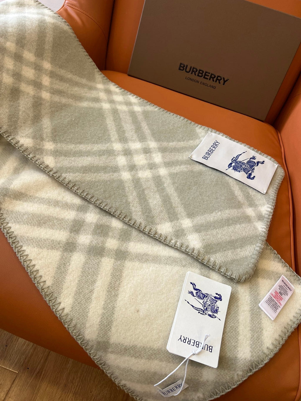 BURBERRY CHECK WOOL 182 CM SCARF PASTEL GRAY 405047