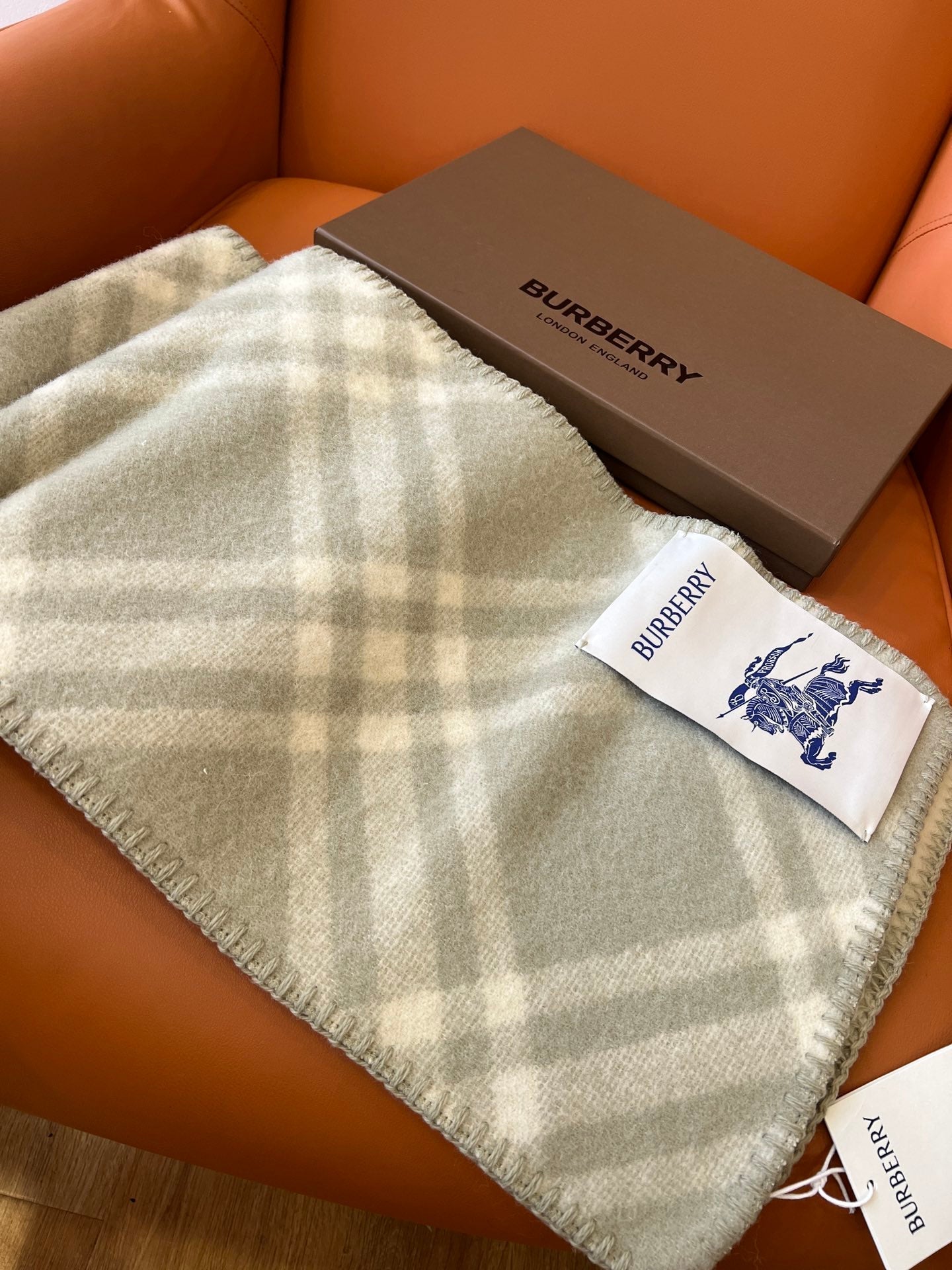 BURBERRY CHECK WOOL 182 CM SCARF PASTEL GRAY 405047