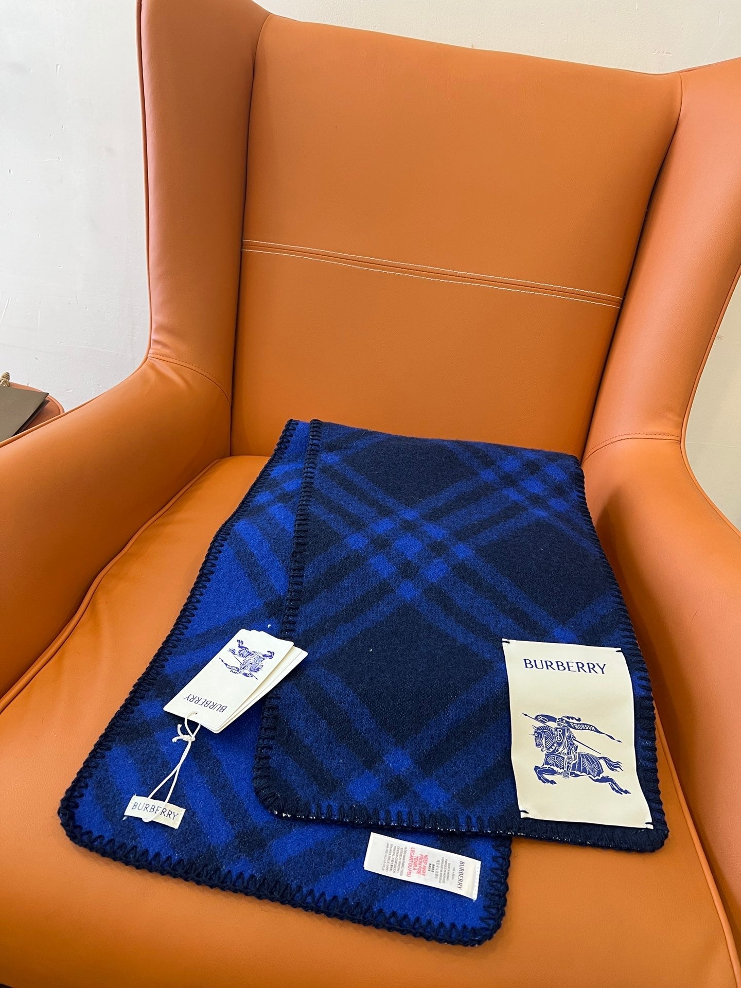 BURBERRY CHECK WOOL 182 CM SCARF NAVY BLUE 405049