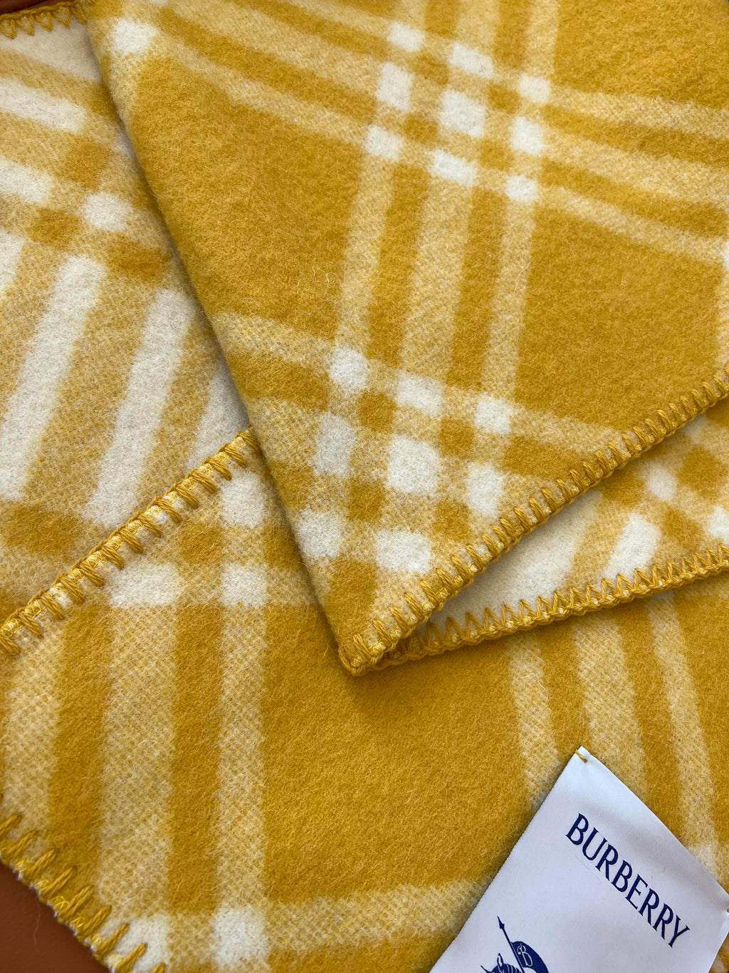 BURBERRY CHECK WOOL 182 CM SCARF AMBER YELLOW 405053