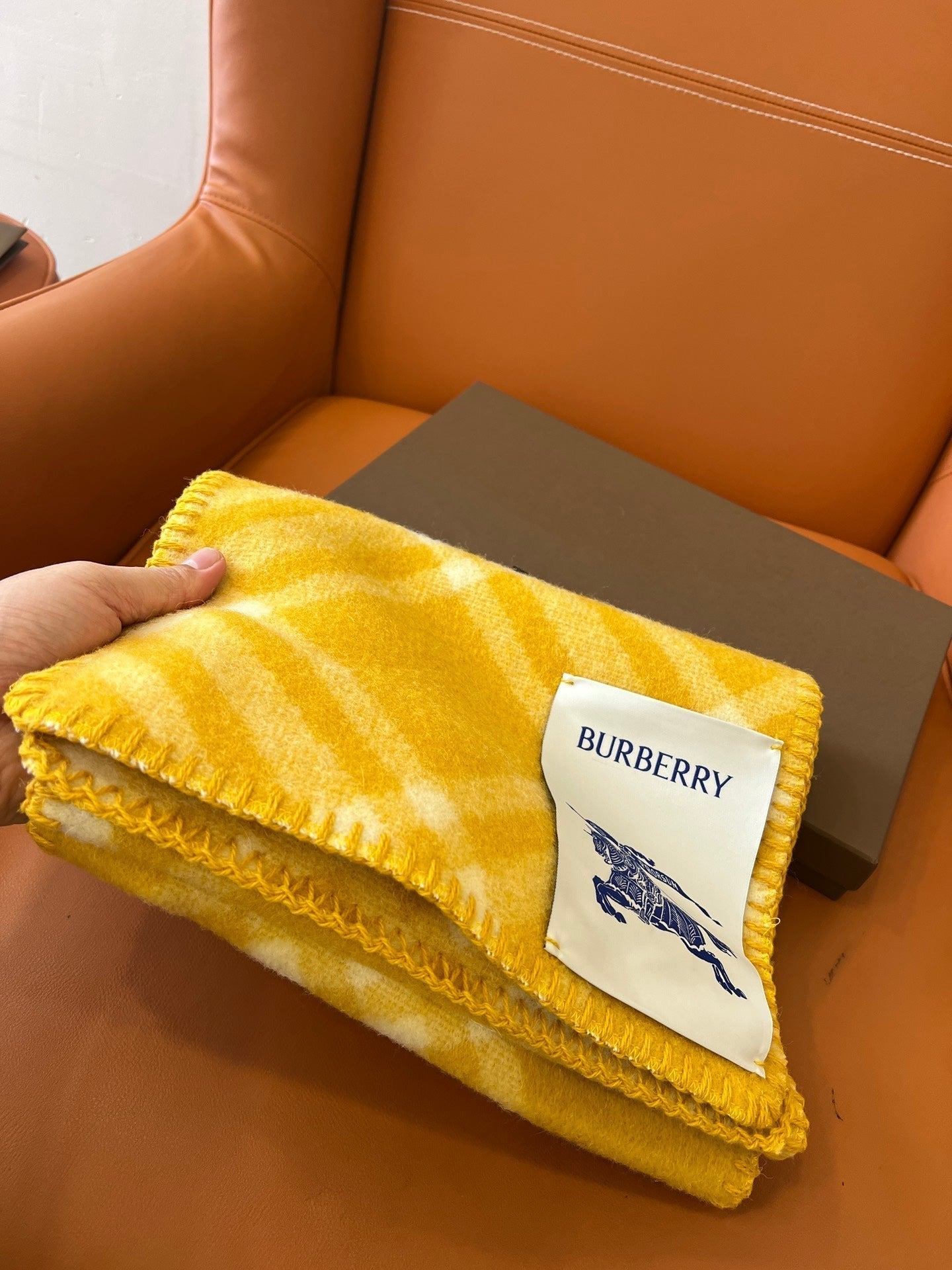 BURBERRY CHECK WOOL 182 CM SCARF AMBER YELLOW 405053