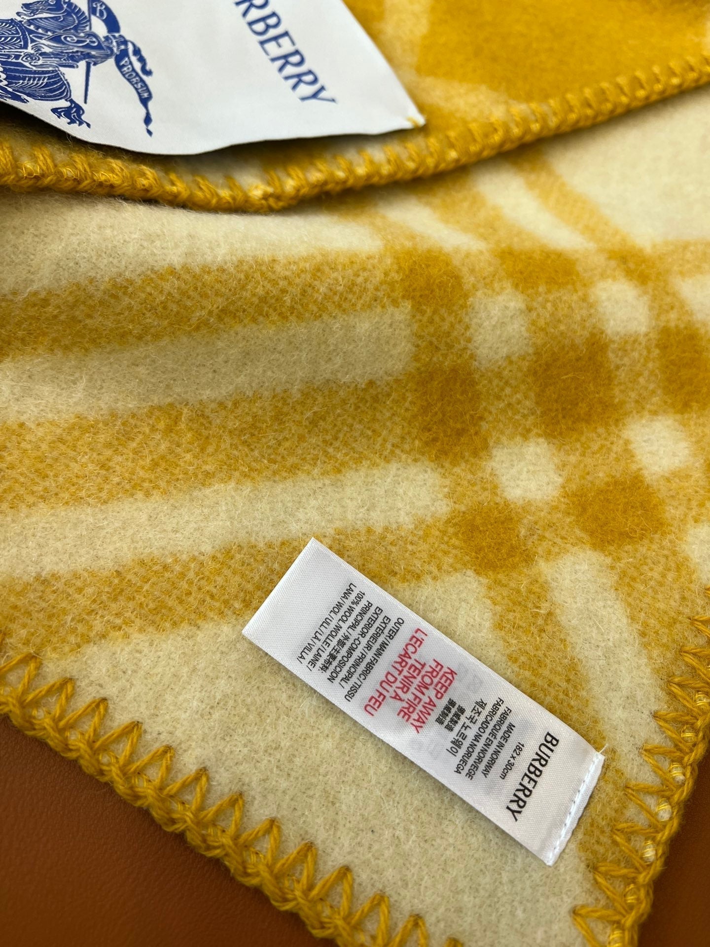 BURBERRY CHECK WOOL 182 CM SCARF AMBER YELLOW 405053
