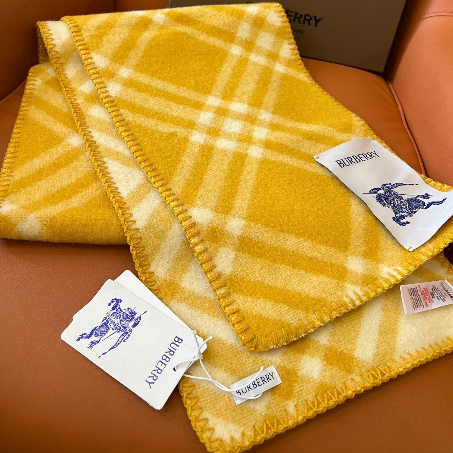 BURBERRY CHECK WOOL 182 CM SCARF AMBER YELLOW 405053