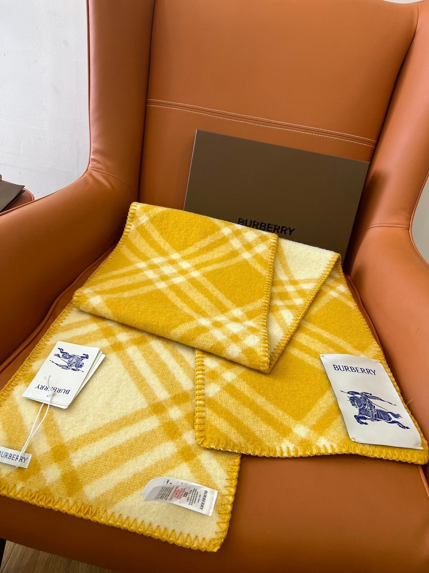 BURBERRY CHECK WOOL 182 CM SCARF AMBER YELLOW 405053