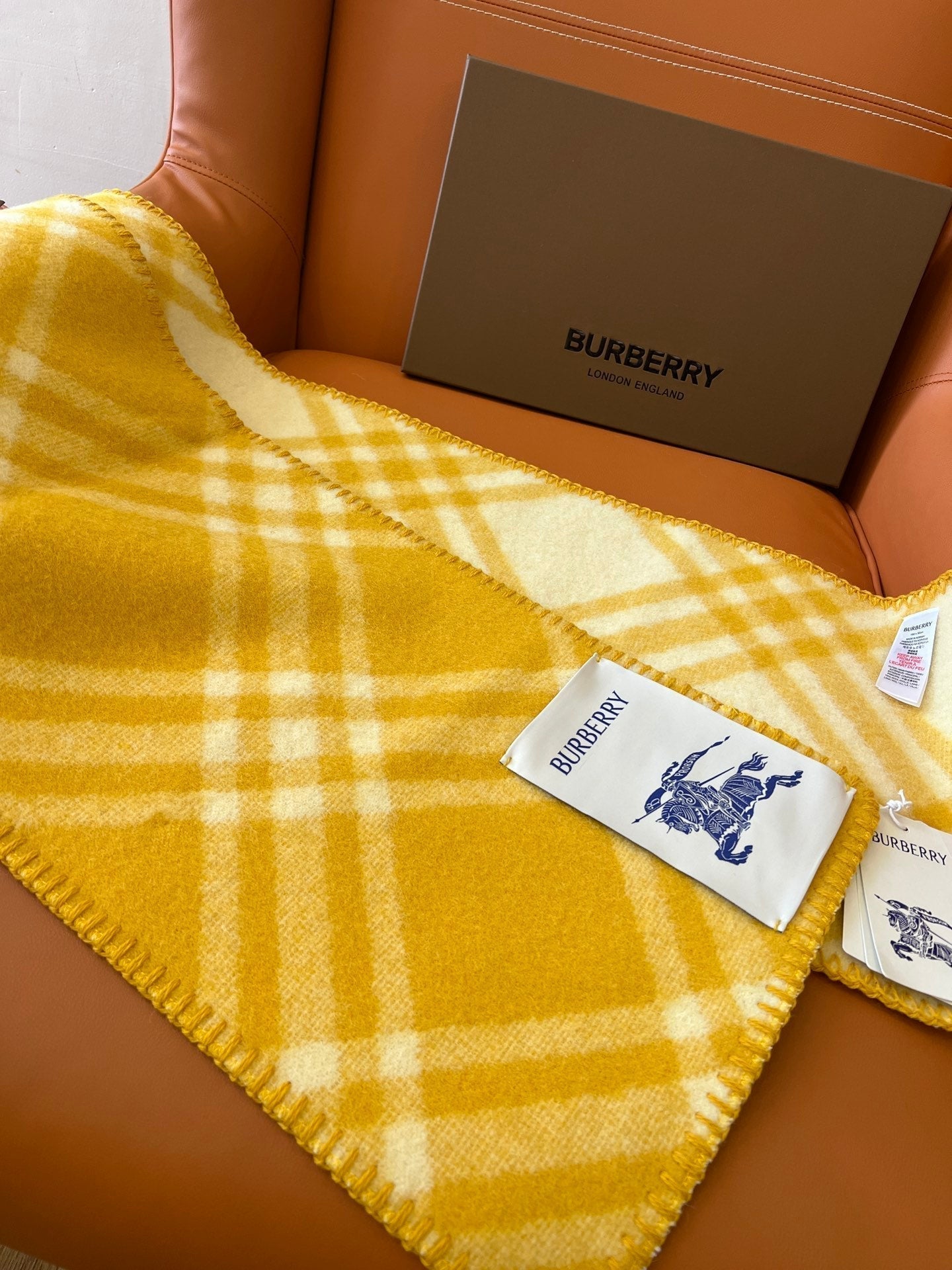 BURBERRY CHECK WOOL 182 CM SCARF AMBER YELLOW 405053