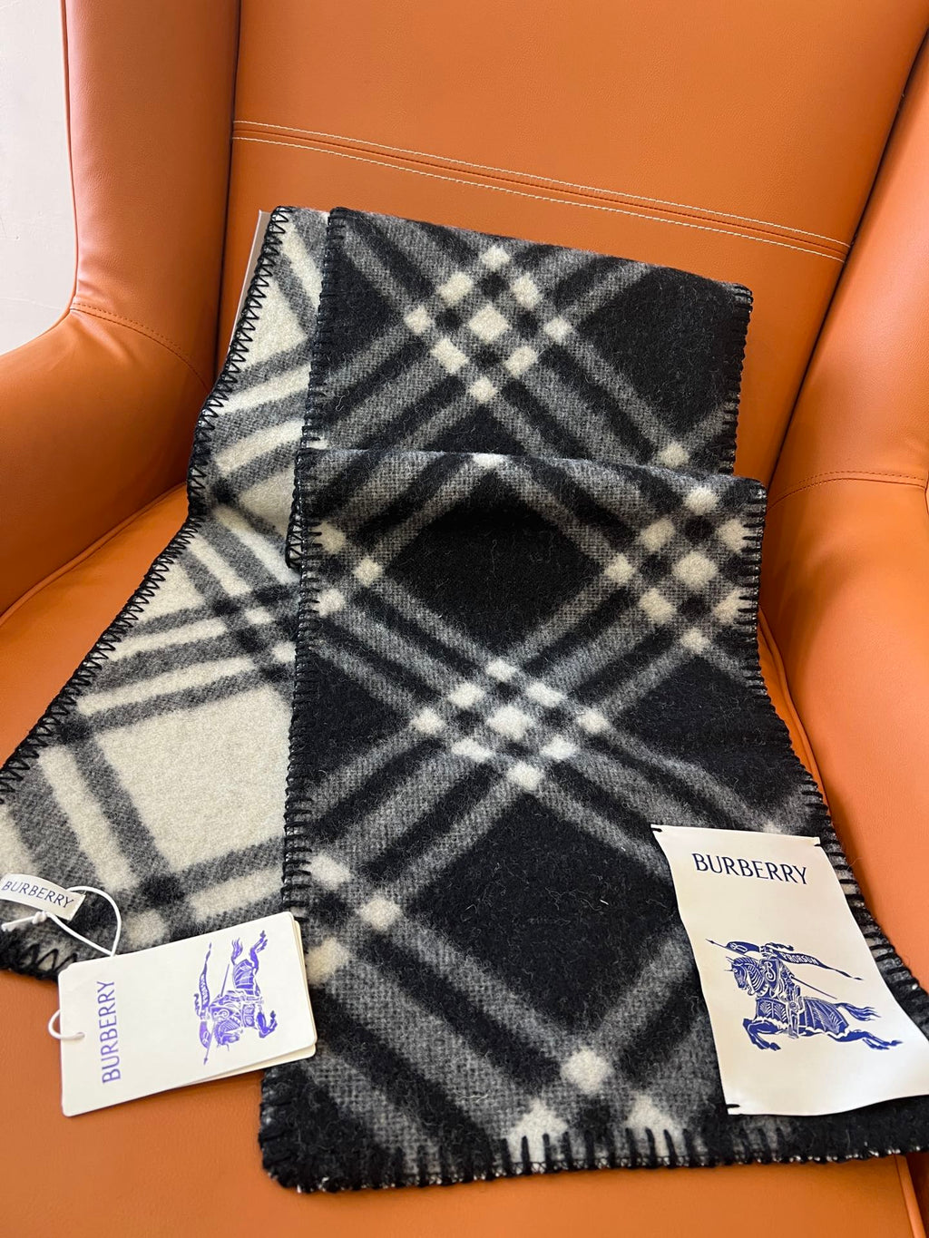 BURBERRY CHECK WOOL 182 CM SCARF BLACK 405055
