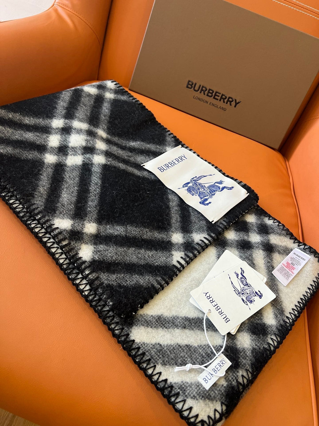 BURBERRY CHECK WOOL 182 CM SCARF BLACK 405055