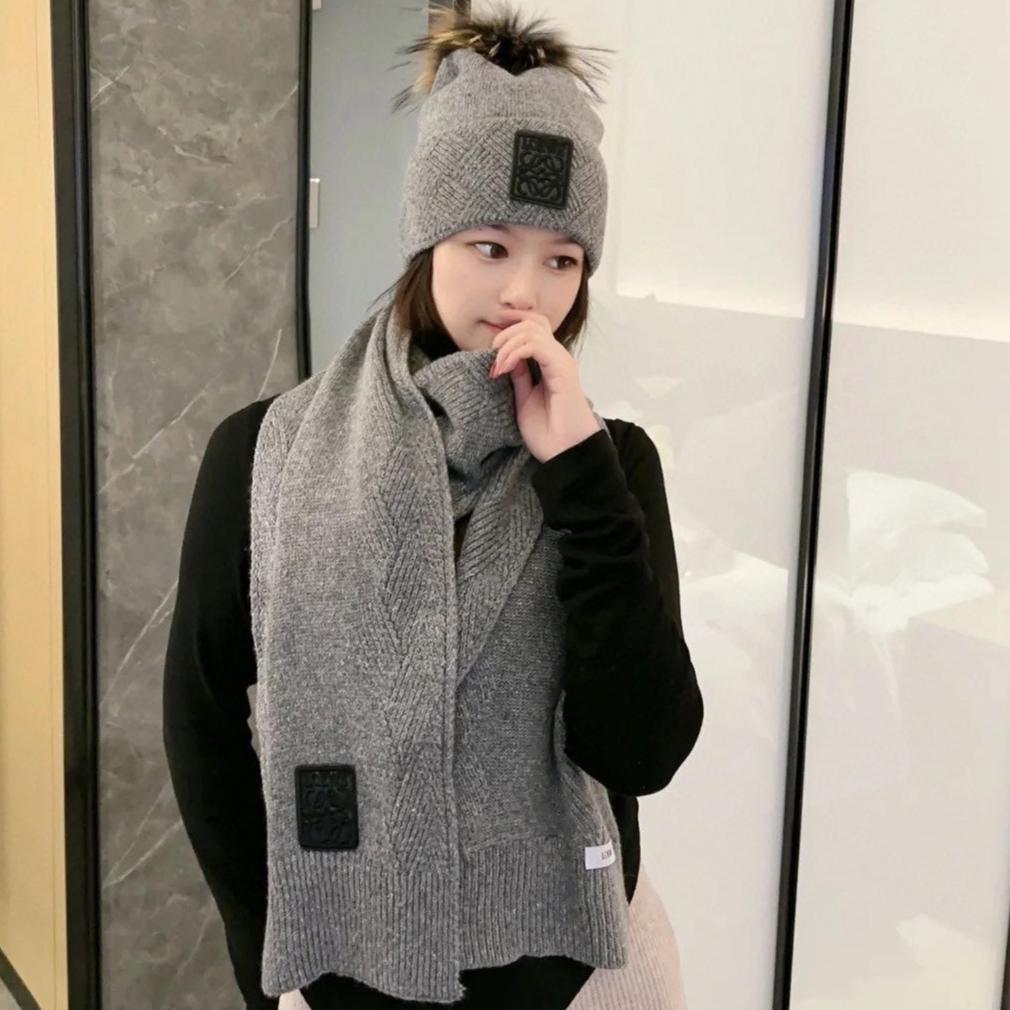 LOEWE CLASSIC HAT & SCARF SET IN STEEL GRAY CASHMERE 379251