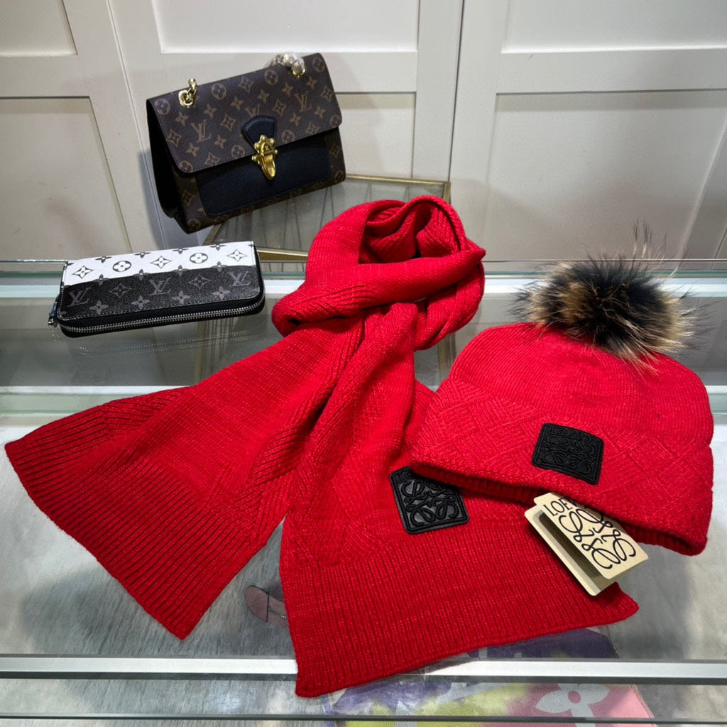 LOEWE CLASSIC HAT & SCARF SET IN CHERRY RED CASHMERE 379251