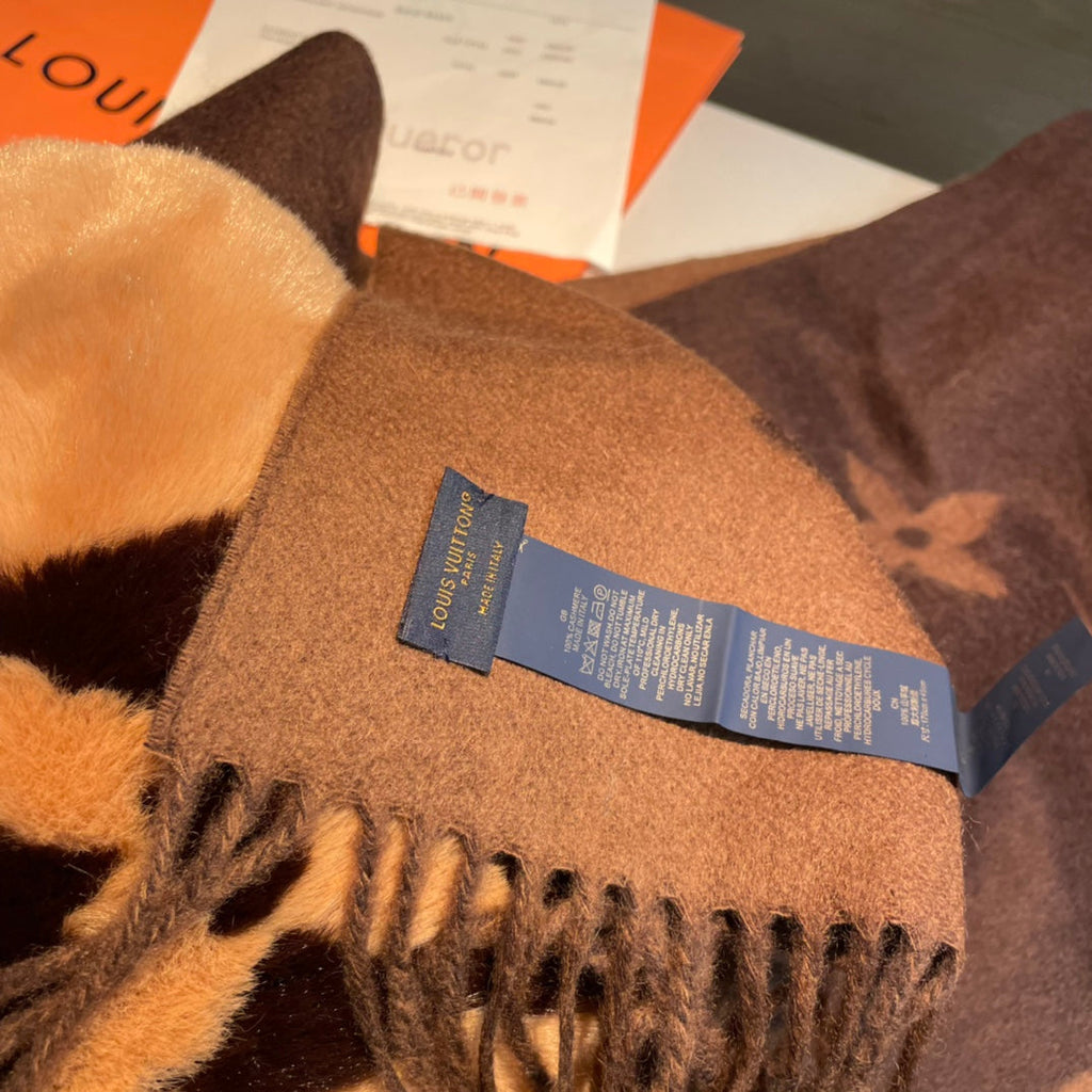 LOUIS VUITTON COLD REYKJAVIK SCARF 190 CM IN CHOCOLATE BROWN CASHMERE 394493