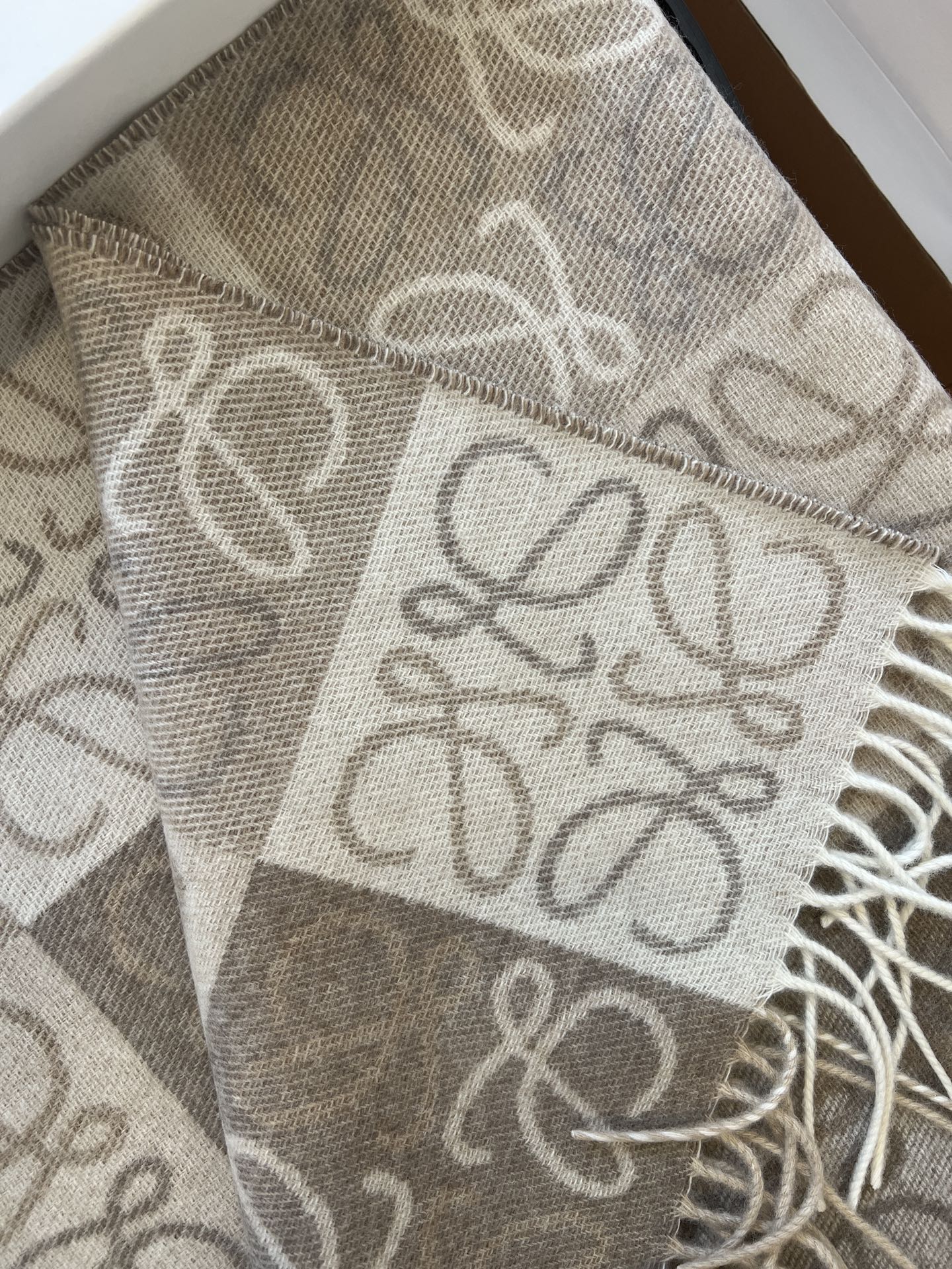 LOEWE SCARF 180 CM IN WHITE MIX BEIGE WOOL AND CASHMERE 410095