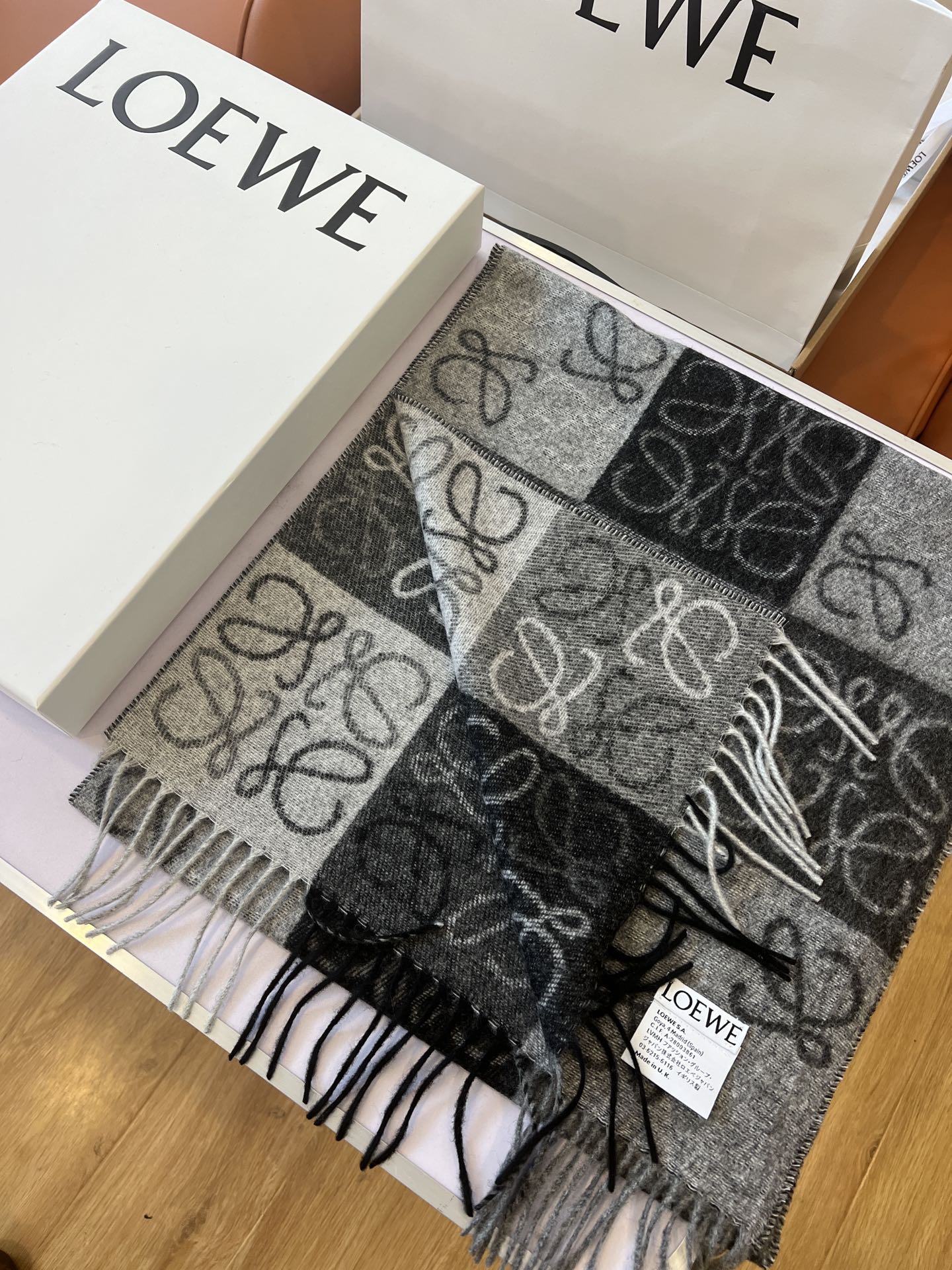 LOEWE SCARF 180 CM IN BLACK MIX WHITE WOOL AND CASHMERE 410097