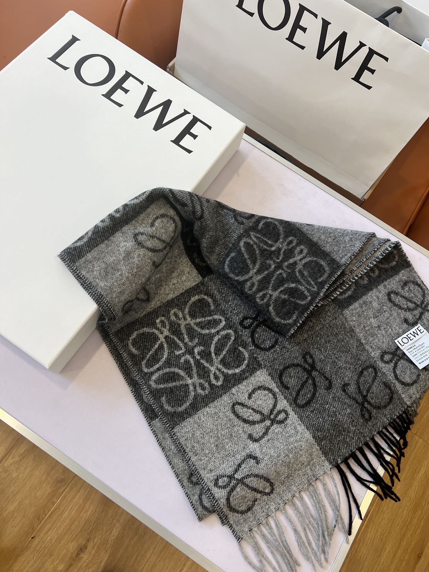 LOEWE SCARF 180 CM IN BLACK MIX WHITE WOOL AND CASHMERE 410097