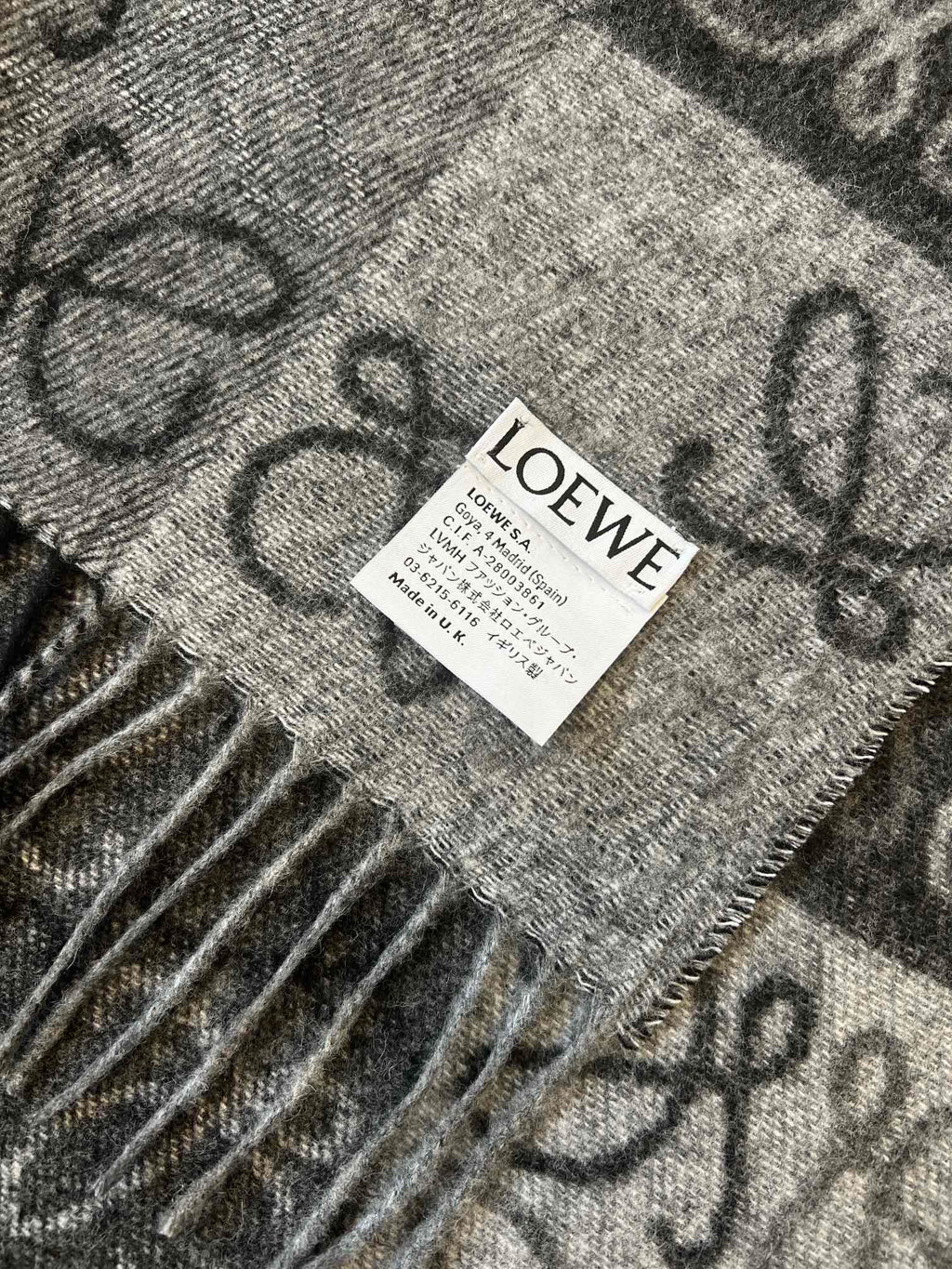 LOEWE SCARF 180 CM IN BLACK MIX WHITE WOOL AND CASHMERE 410097