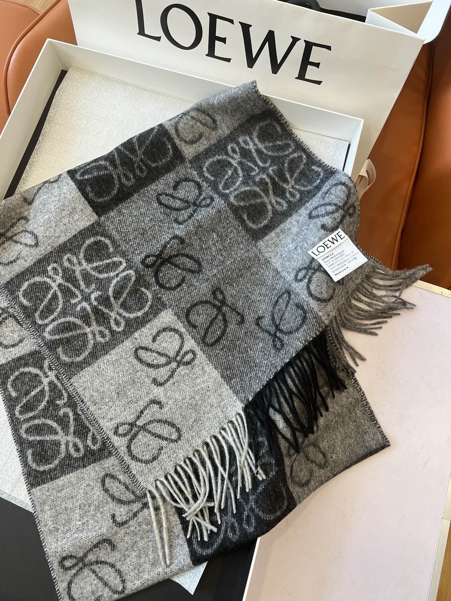 LOEWE SCARF 180 CM IN BLACK MIX WHITE WOOL AND CASHMERE 410097