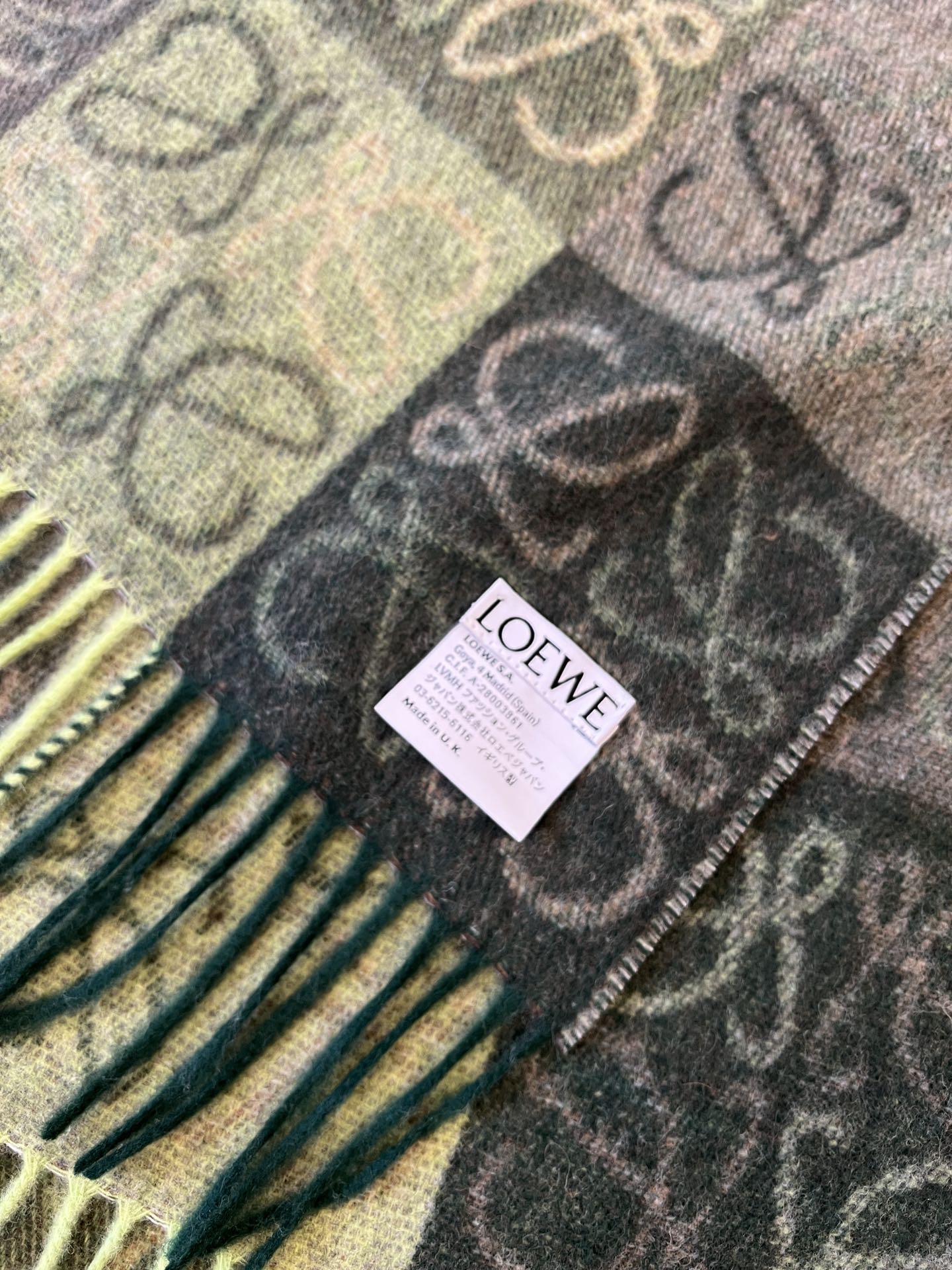 LOEWE SCARF 180 CM IN BOTTLE GREEN MIX KHAKI WOOL AND CASHMERE 410100
