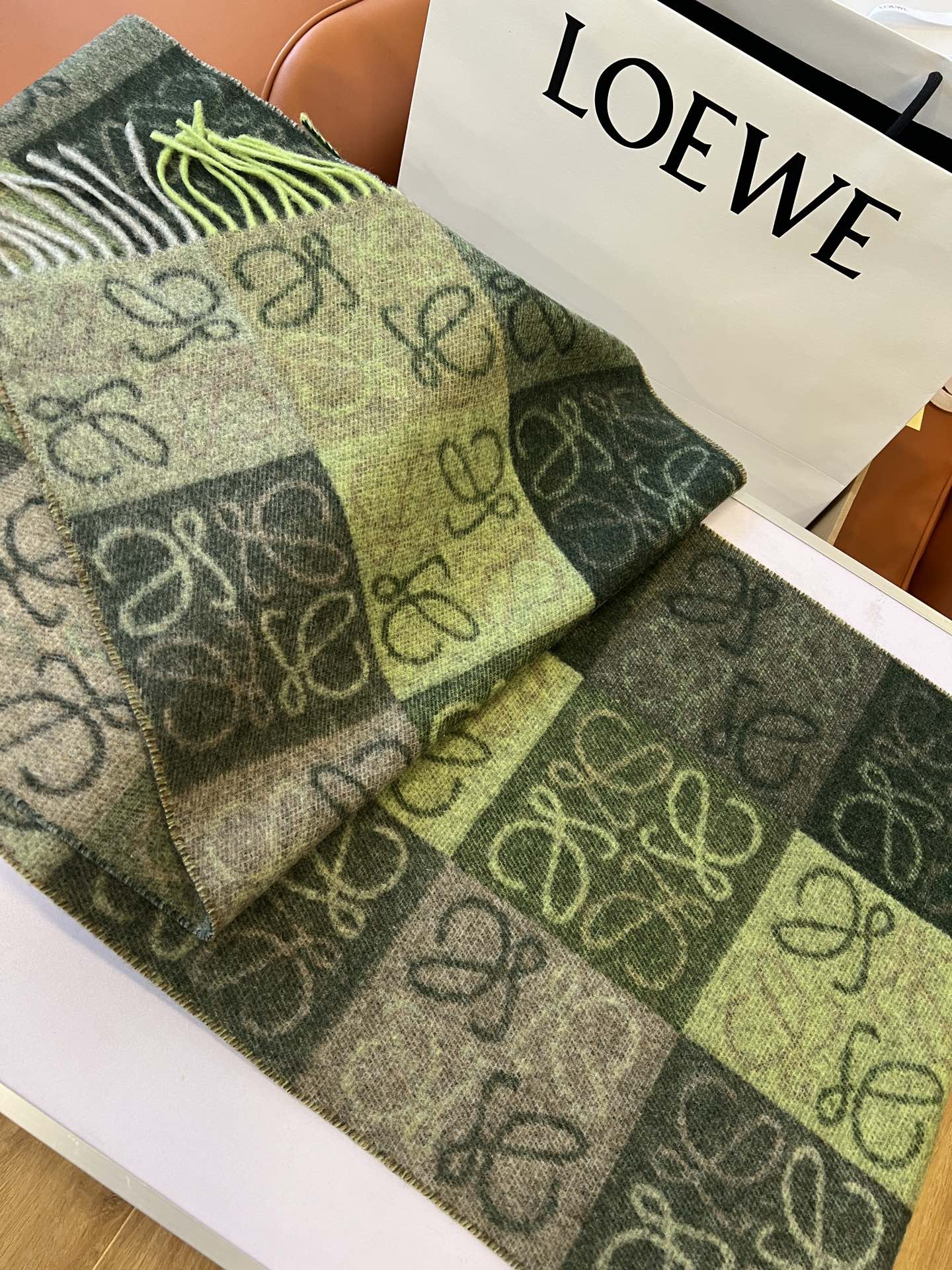 LOEWE SCARF 180 CM IN BOTTLE GREEN MIX KHAKI WOOL AND CASHMERE 410100