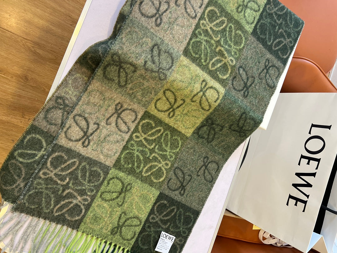 LOEWE SCARF 180 CM IN BOTTLE GREEN MIX KHAKI WOOL AND CASHMERE 410100