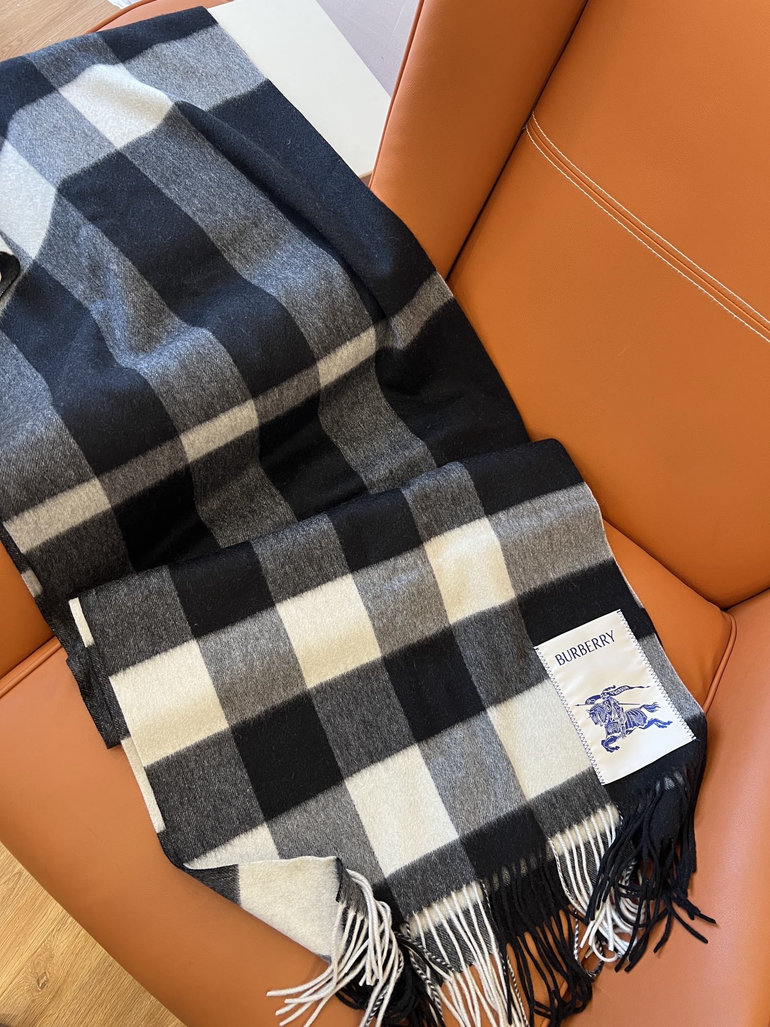 BURBERRY BBR SCARF 270 CM IN CASHMERE 492255