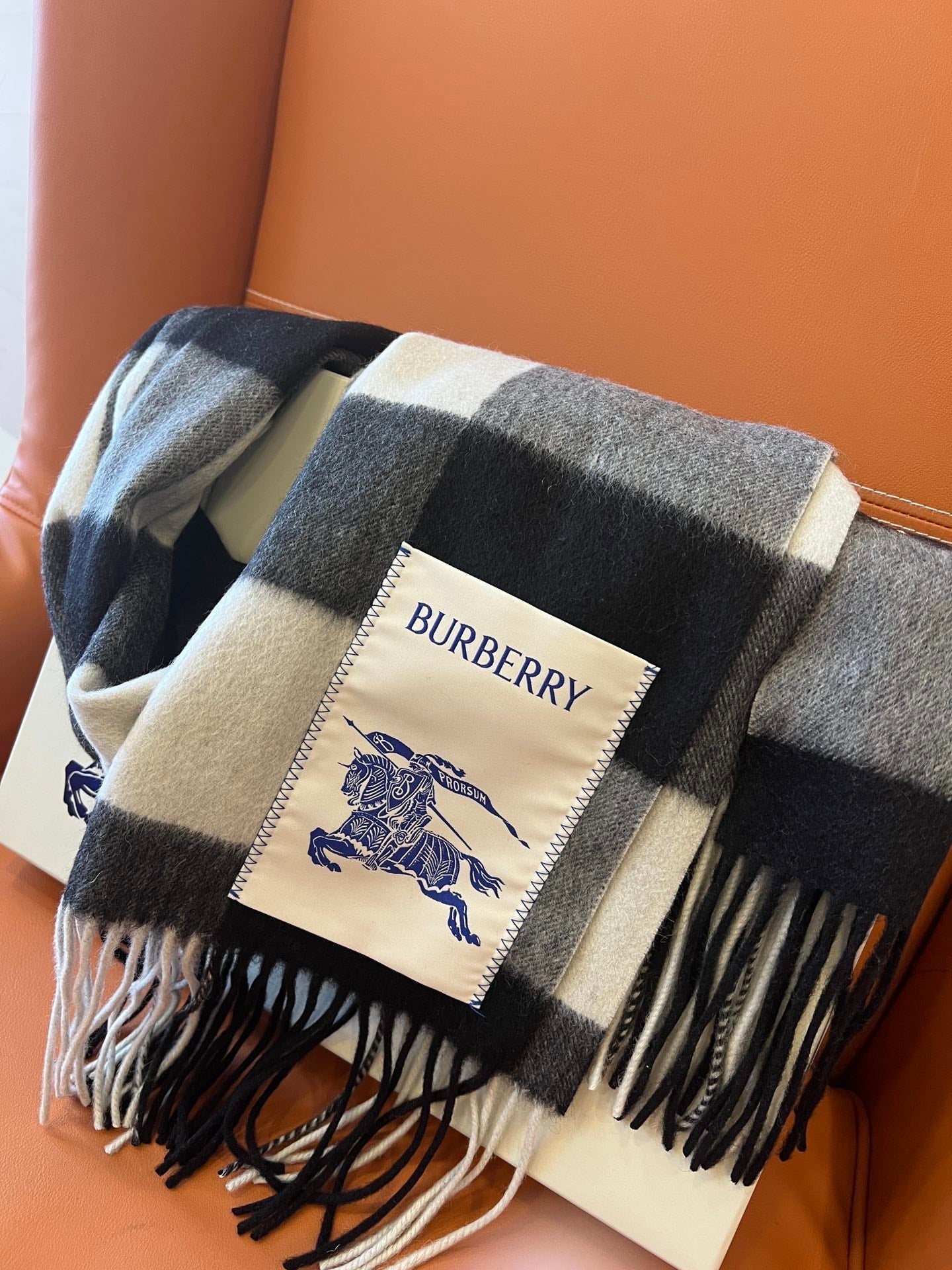 BURBERRY BBR SCARF 270 CM IN CASHMERE 492255