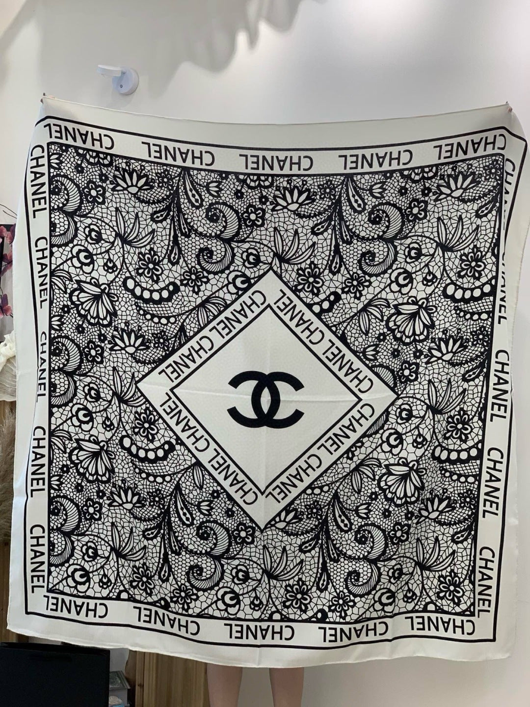 CHANEL 25S SCARF 135 CM IN CASHMERE AND SILK 943316