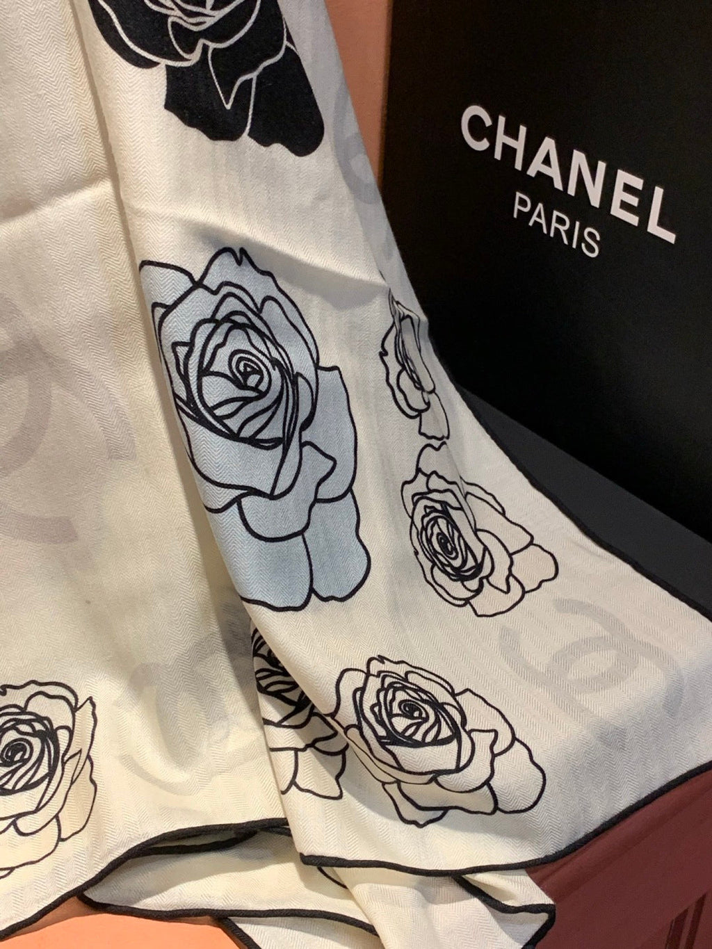 CHANEL 25S SCARF 140 CM IN CASHMERE AND SILK 943335