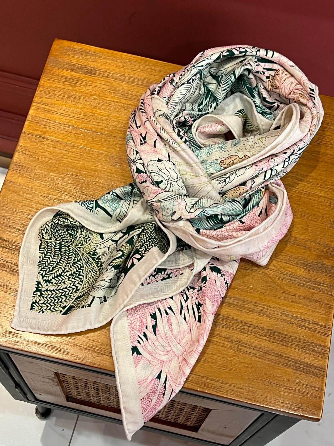 HERMES HERMES 25S SCARF 140 IN SILK CASERE 987478