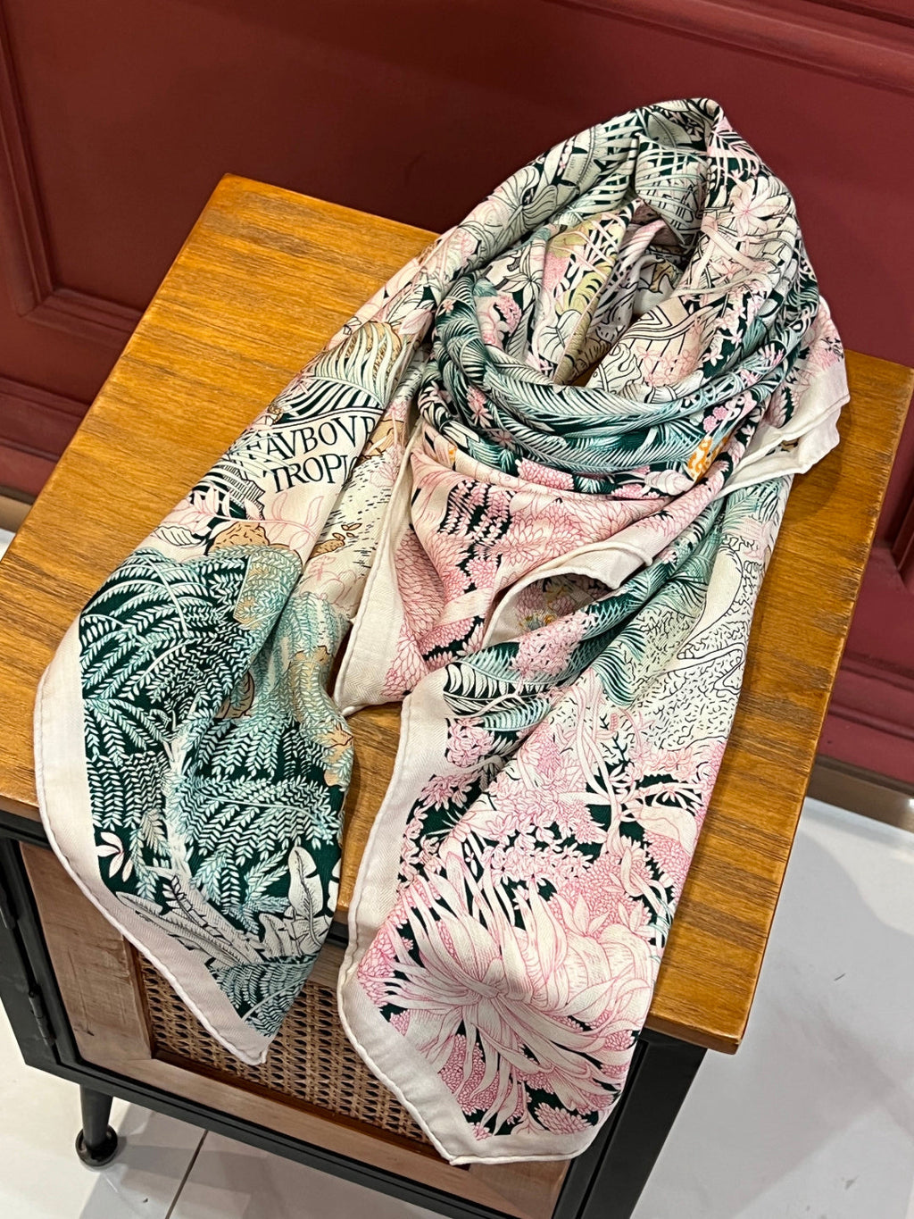 HERMES HERMES 25S SCARF 140 IN SILK CASERE 987478