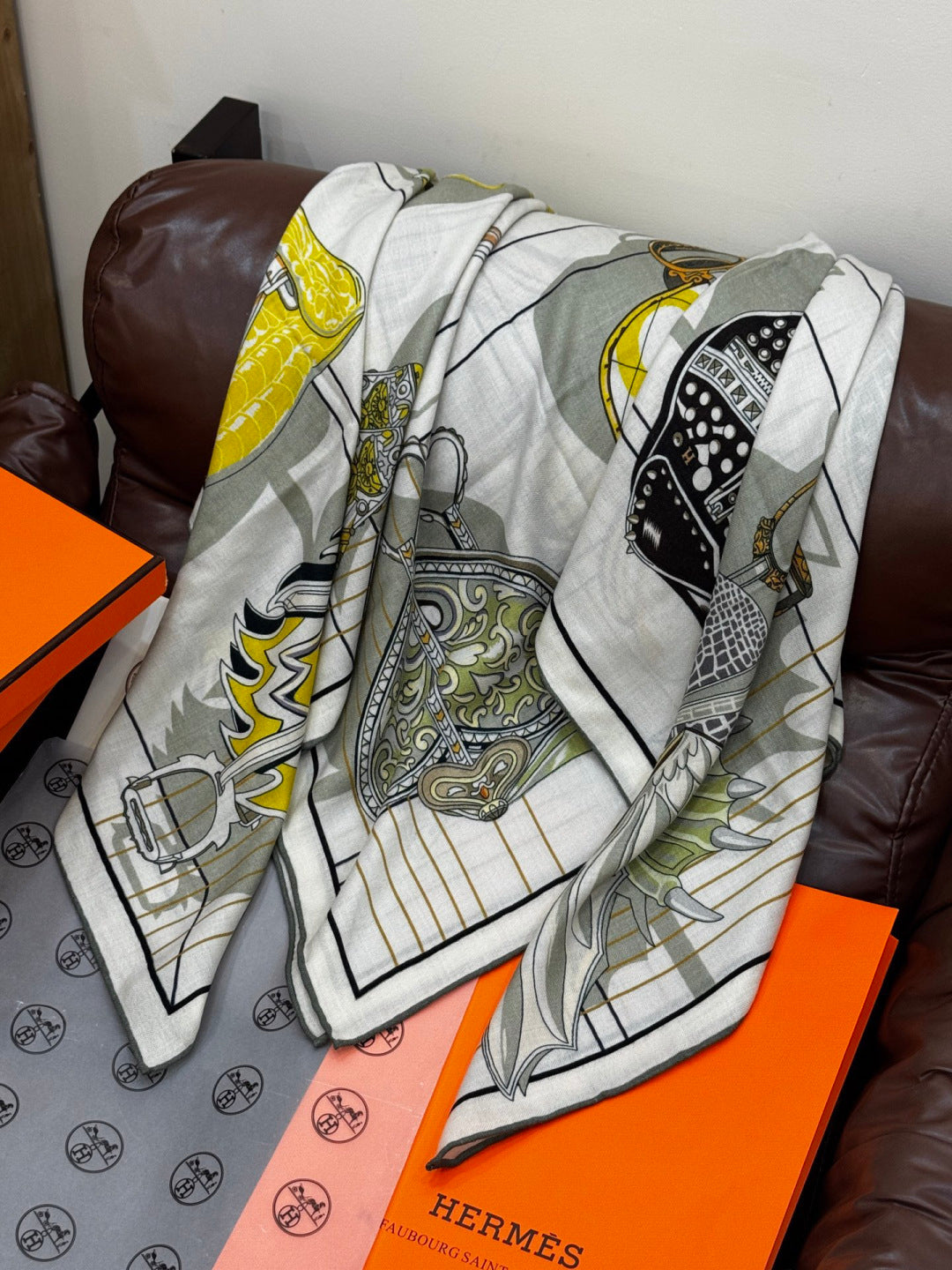 HERMES HERMES 25S SCARF 140 IN SILK CASERE 989483