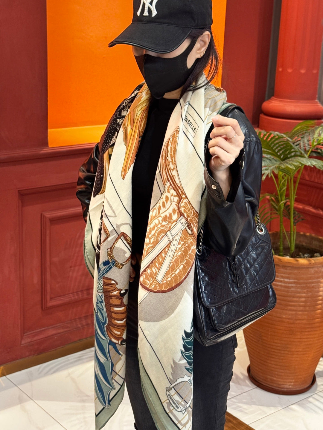HERMES HERMES 25S SCARF 140 IN SILK CASERE 989484