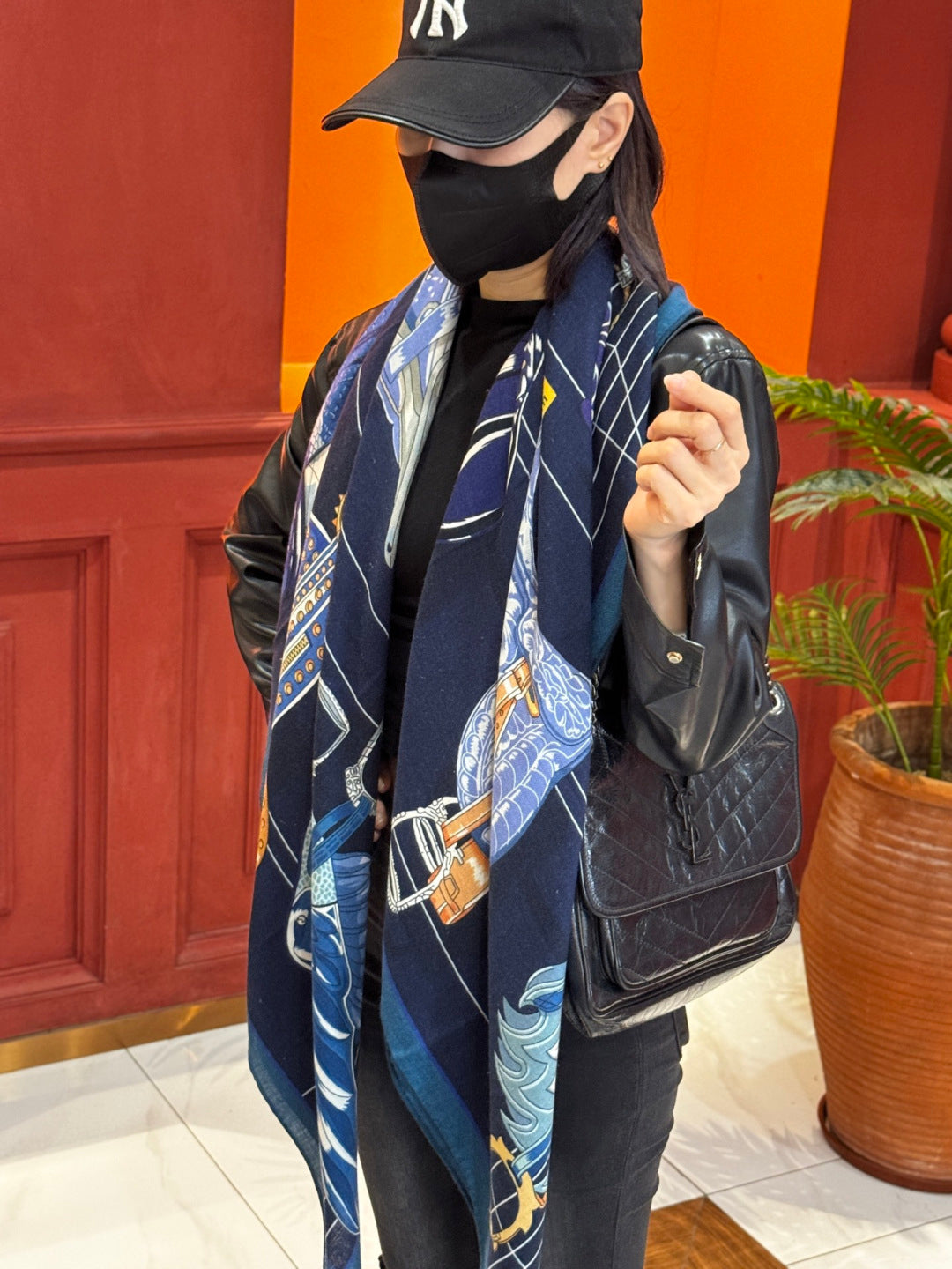 HERMES HERMES 25S SCARF 140 IN SILK CASERE 989486