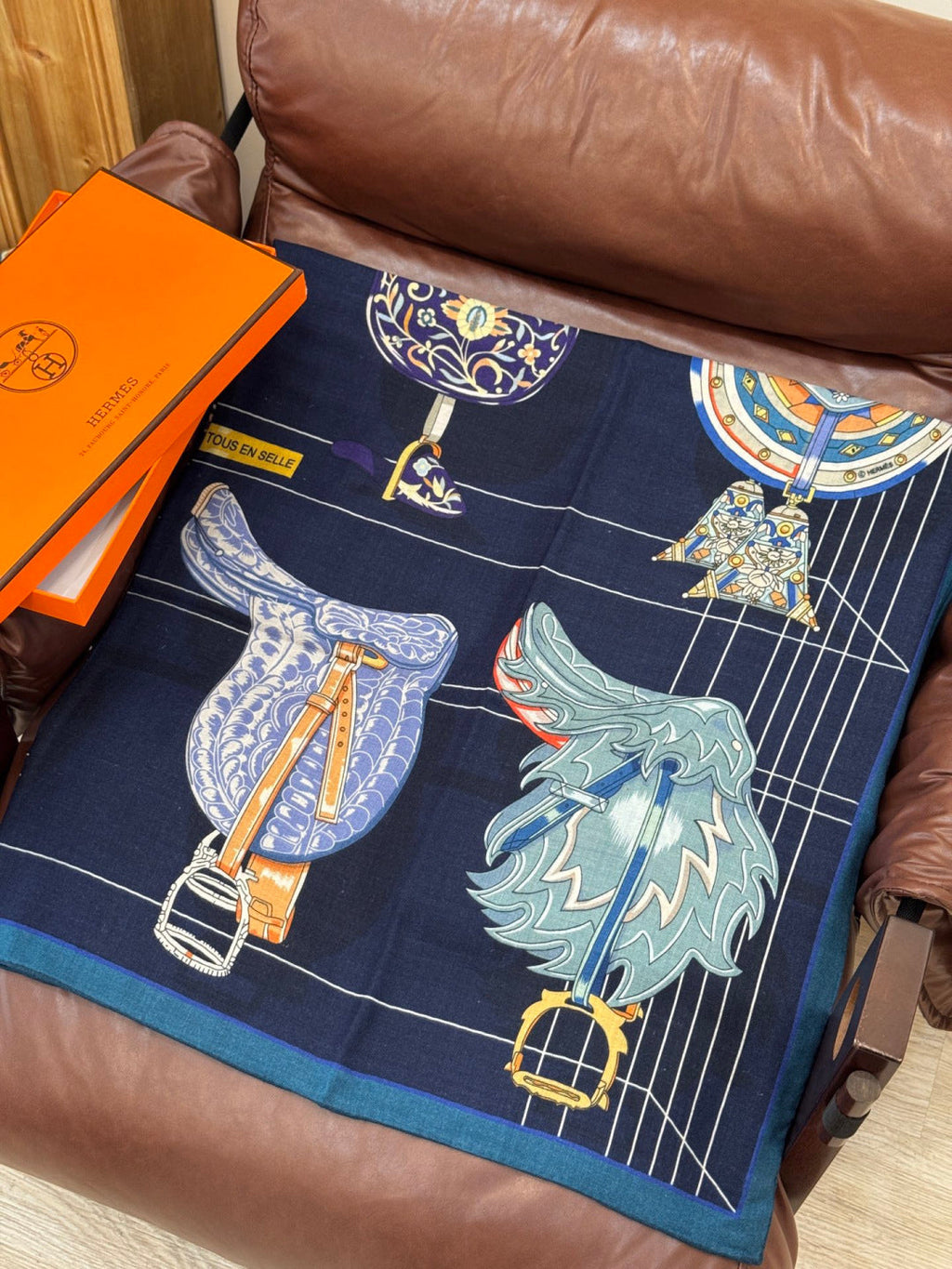 HERMES HERMES 25S SCARF 140 IN SILK CASERE 989486
