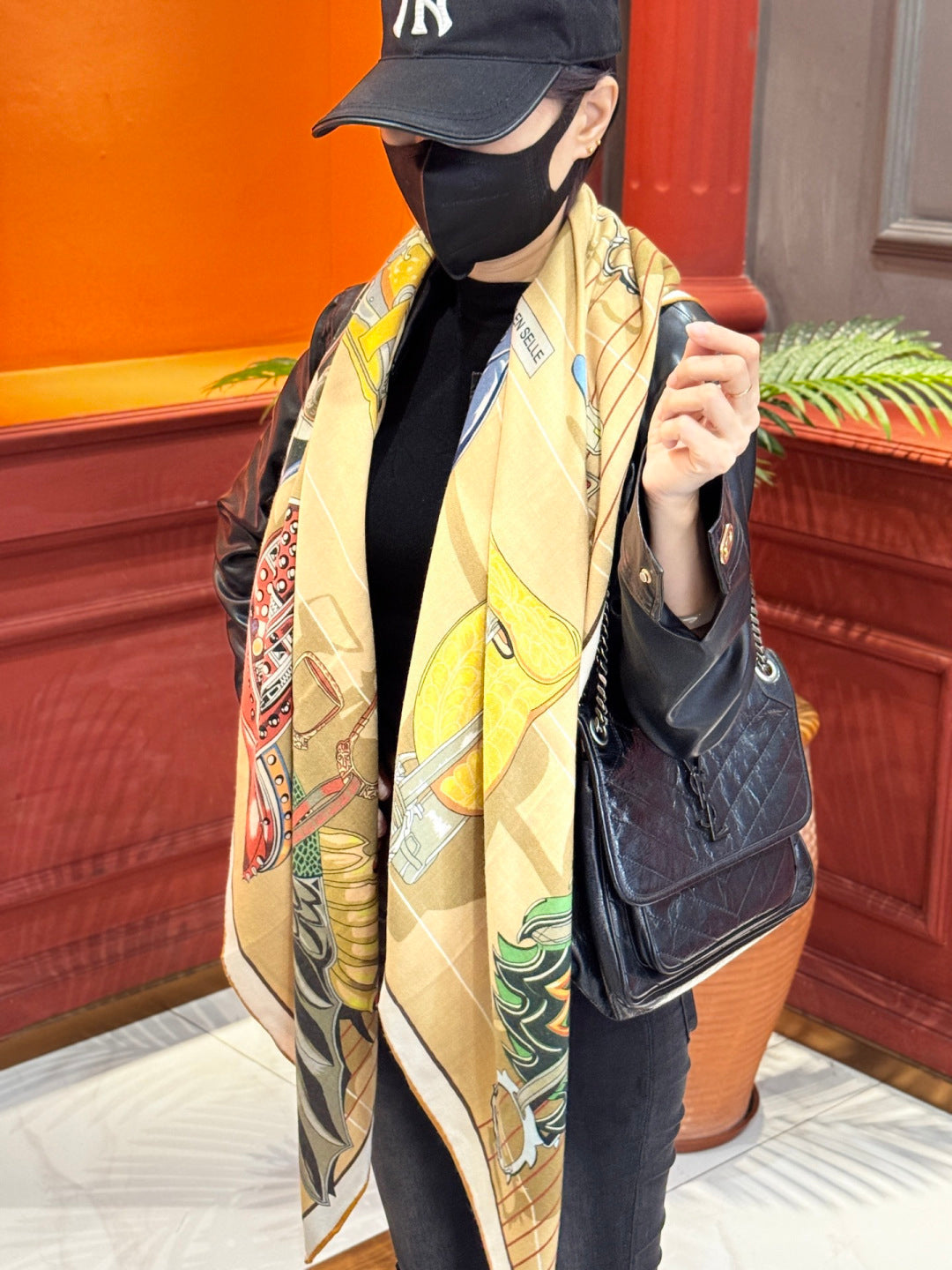 HERMES HERMES 25S SCARF 140 IN SILK CASERE 989487