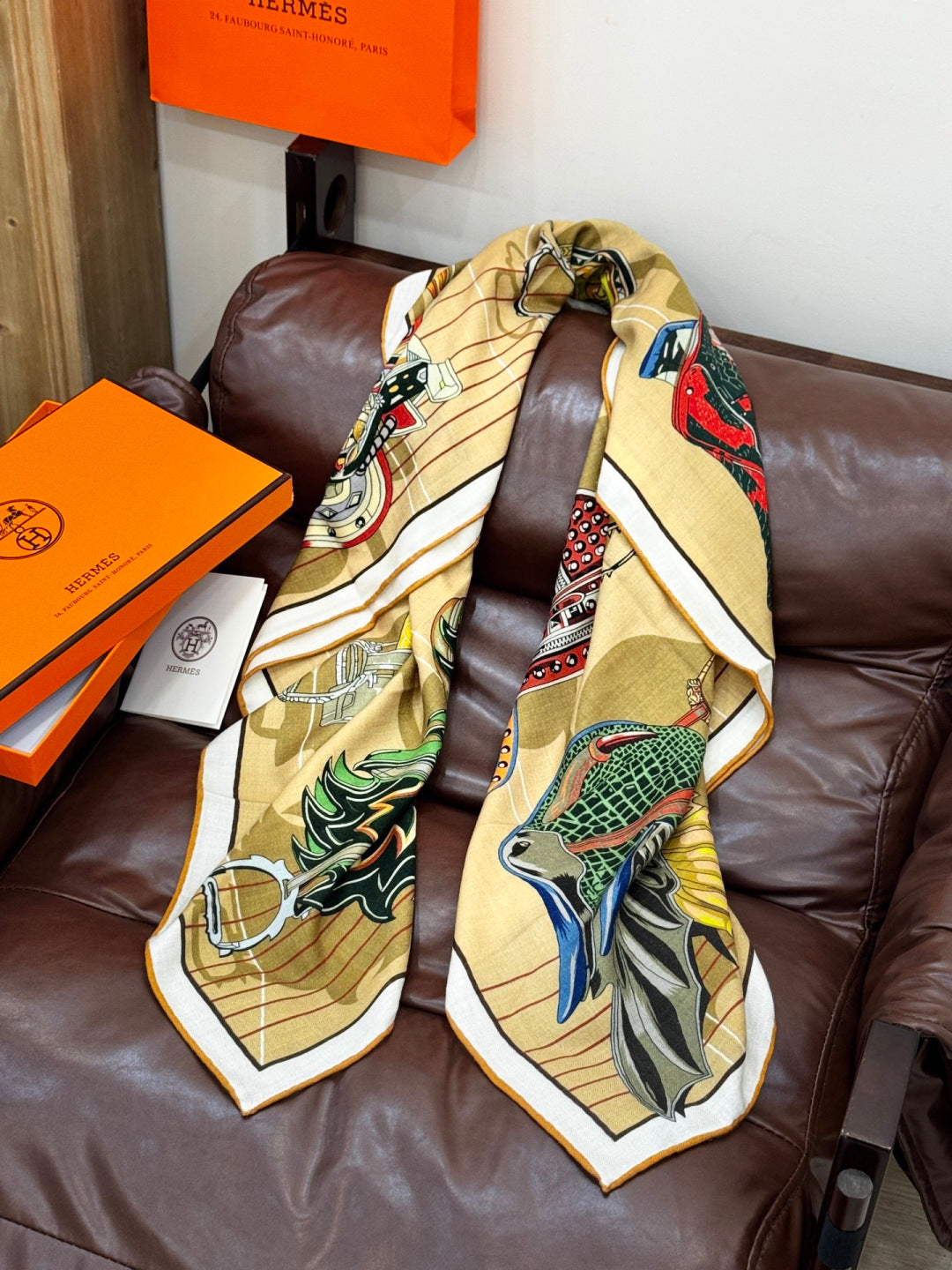 HERMES HERMES 25S SCARF 140 IN SILK CASERE 989487