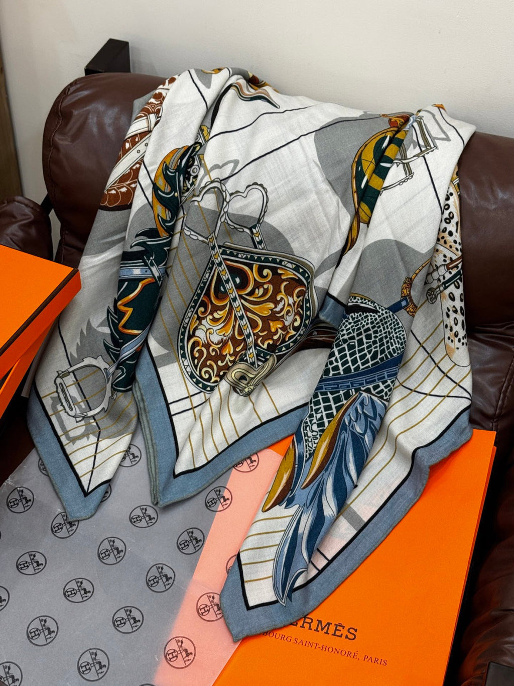 HERMES HERMES 25S SCARF 140 IN SILK CASERE 989488