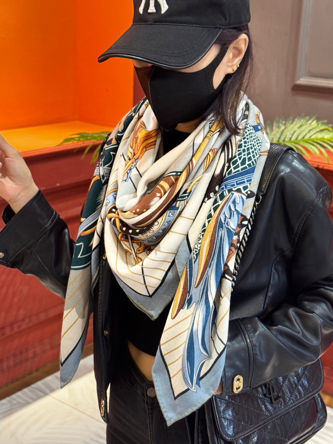 HERMES HERMES 25S SCARF 140 IN SILK CASERE 989488