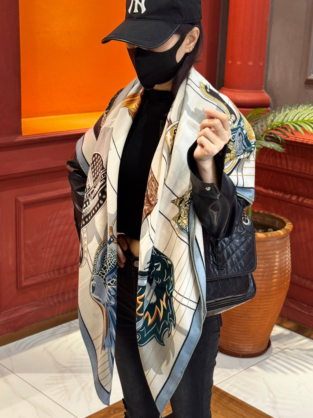 HERMES HERMES 25S SCARF 140 IN SILK CASERE 989488